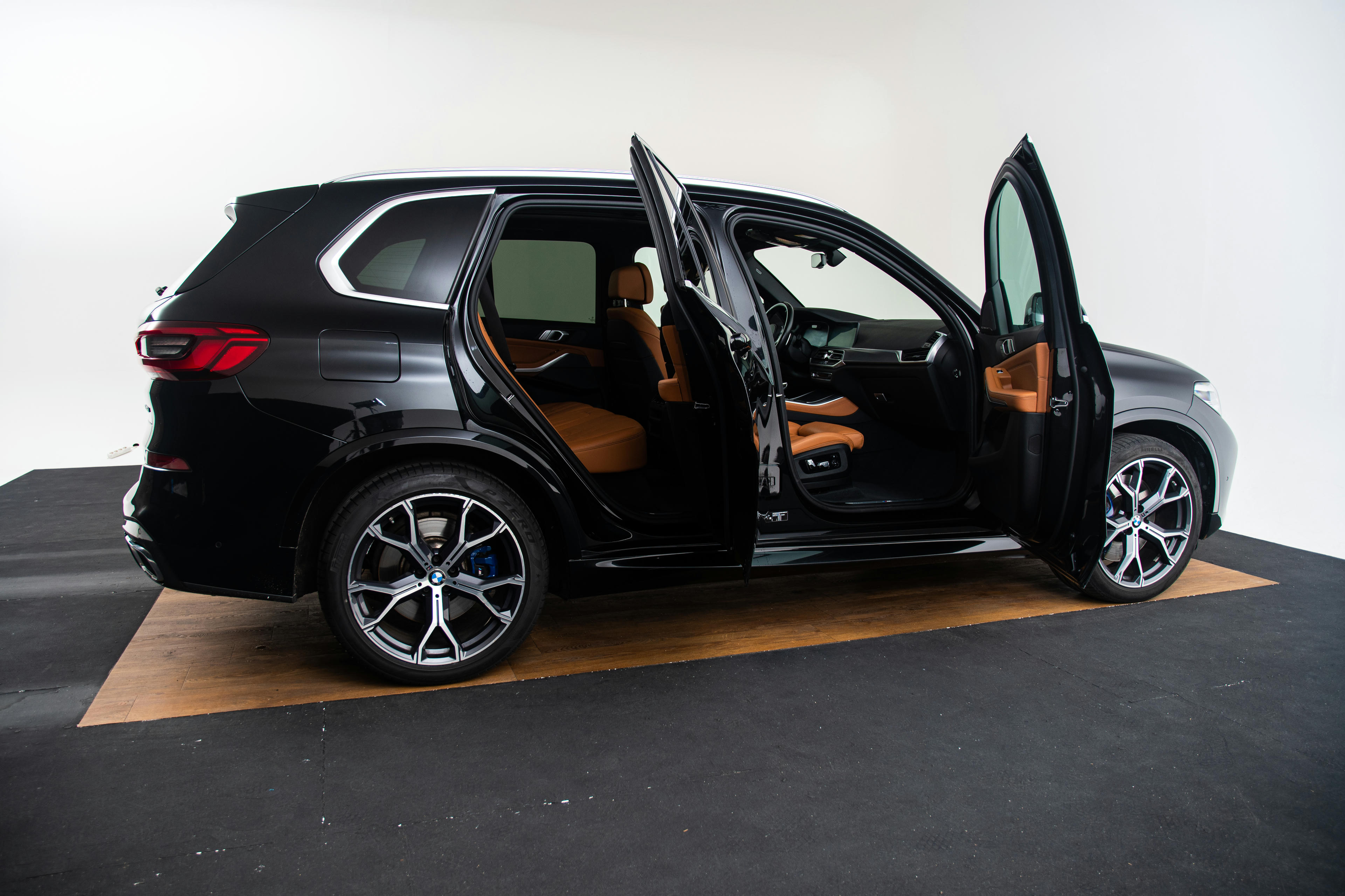 Car image 8