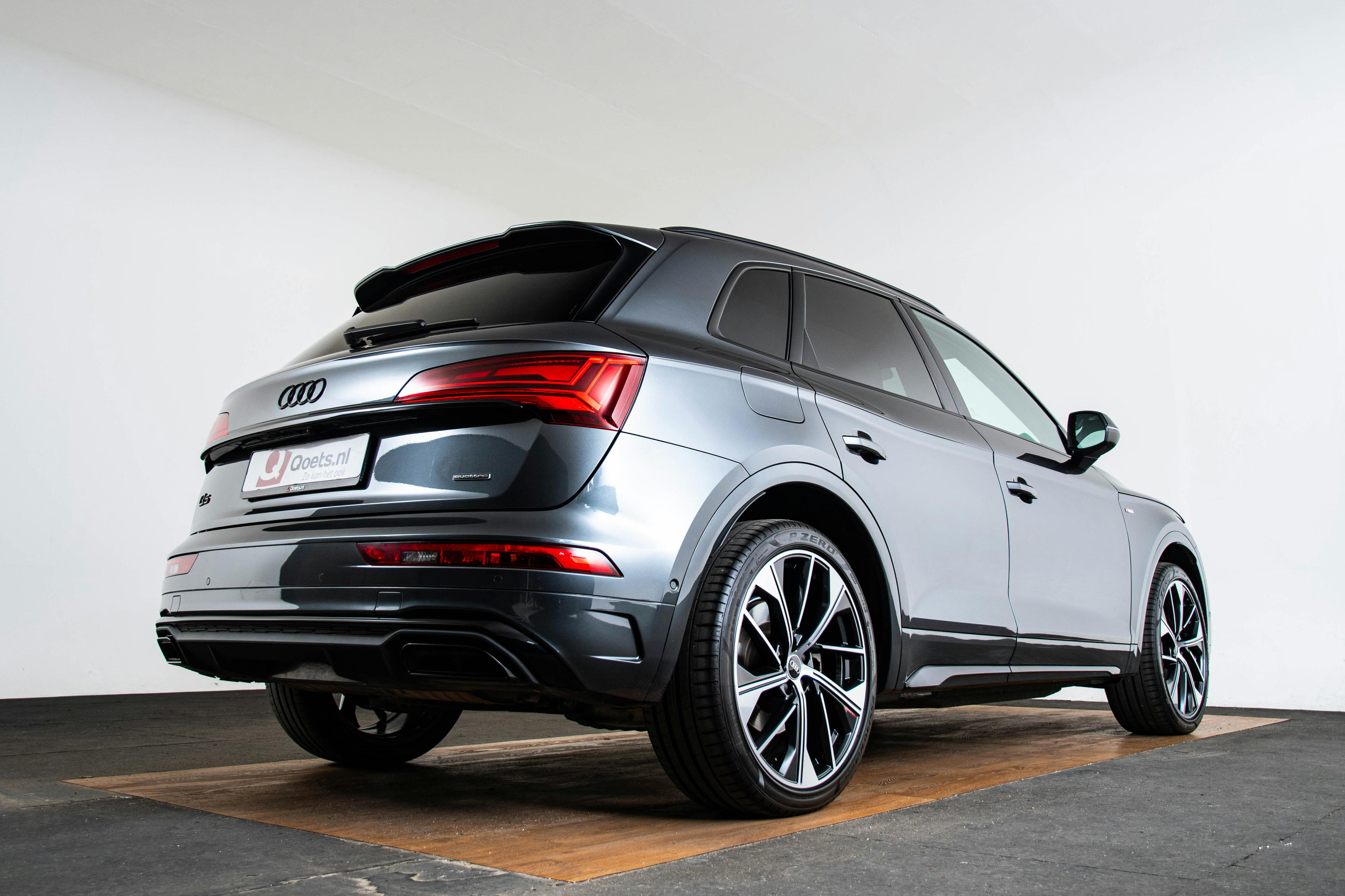 Car image 11