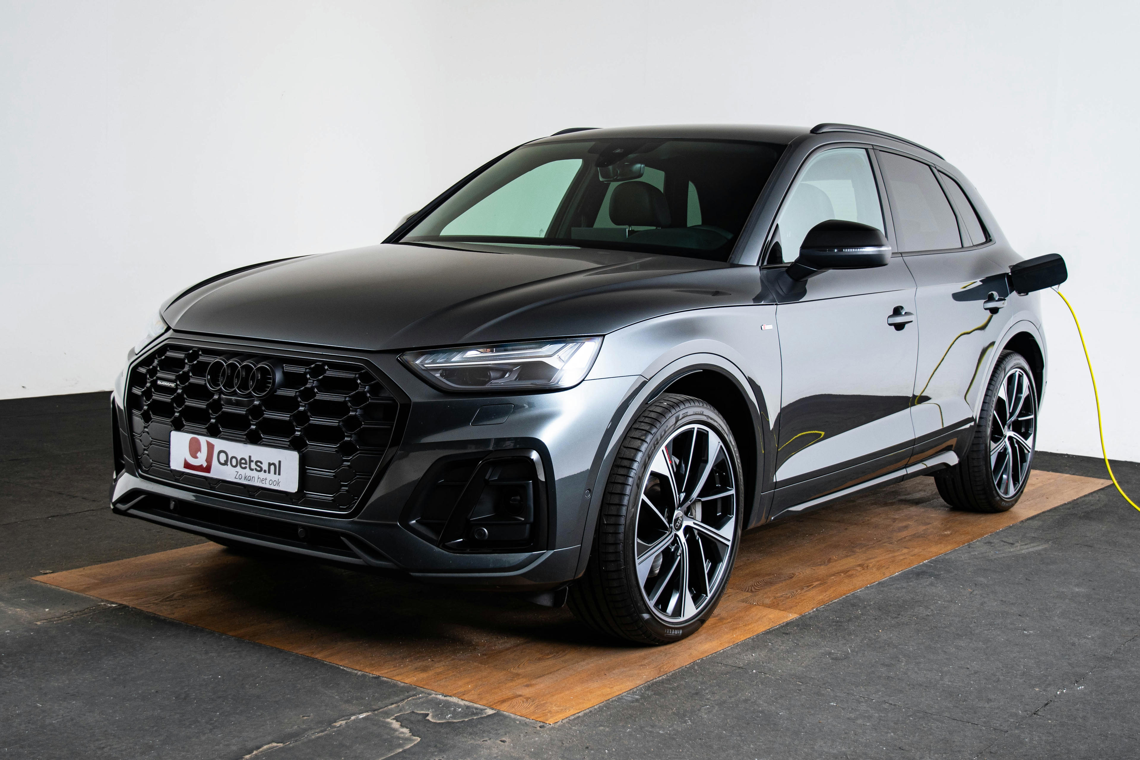 Car image 13