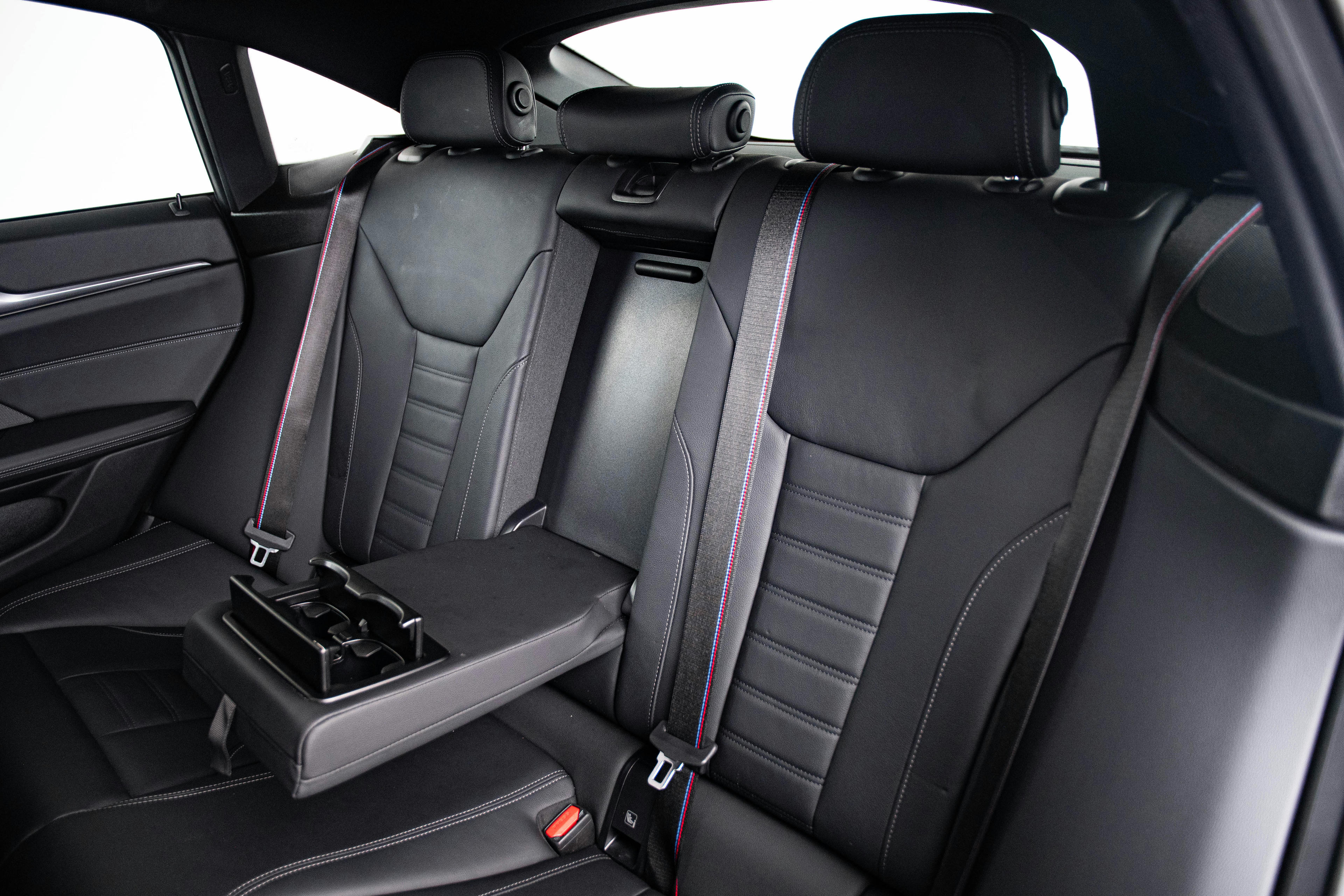 Car image 13