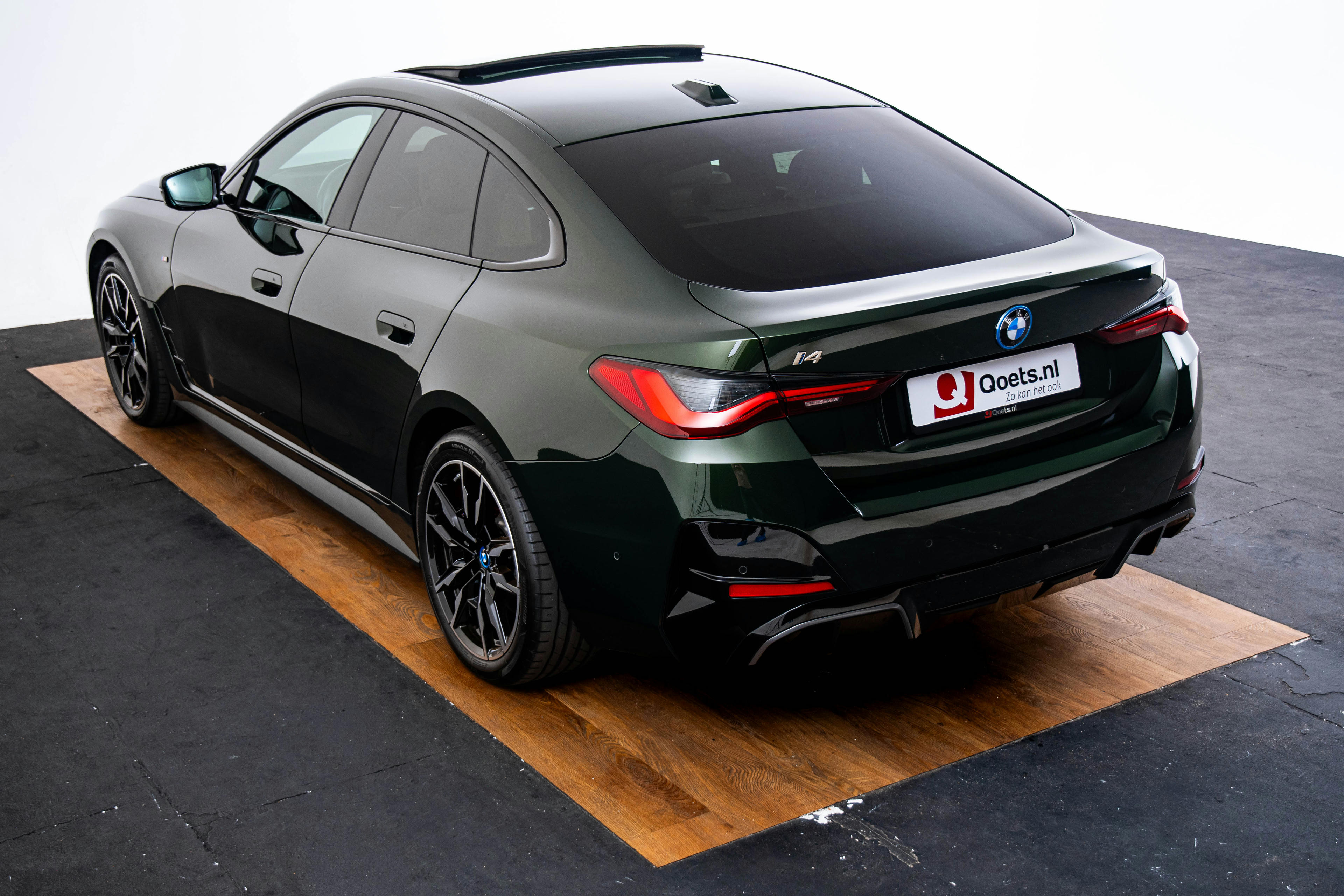 Car image 16