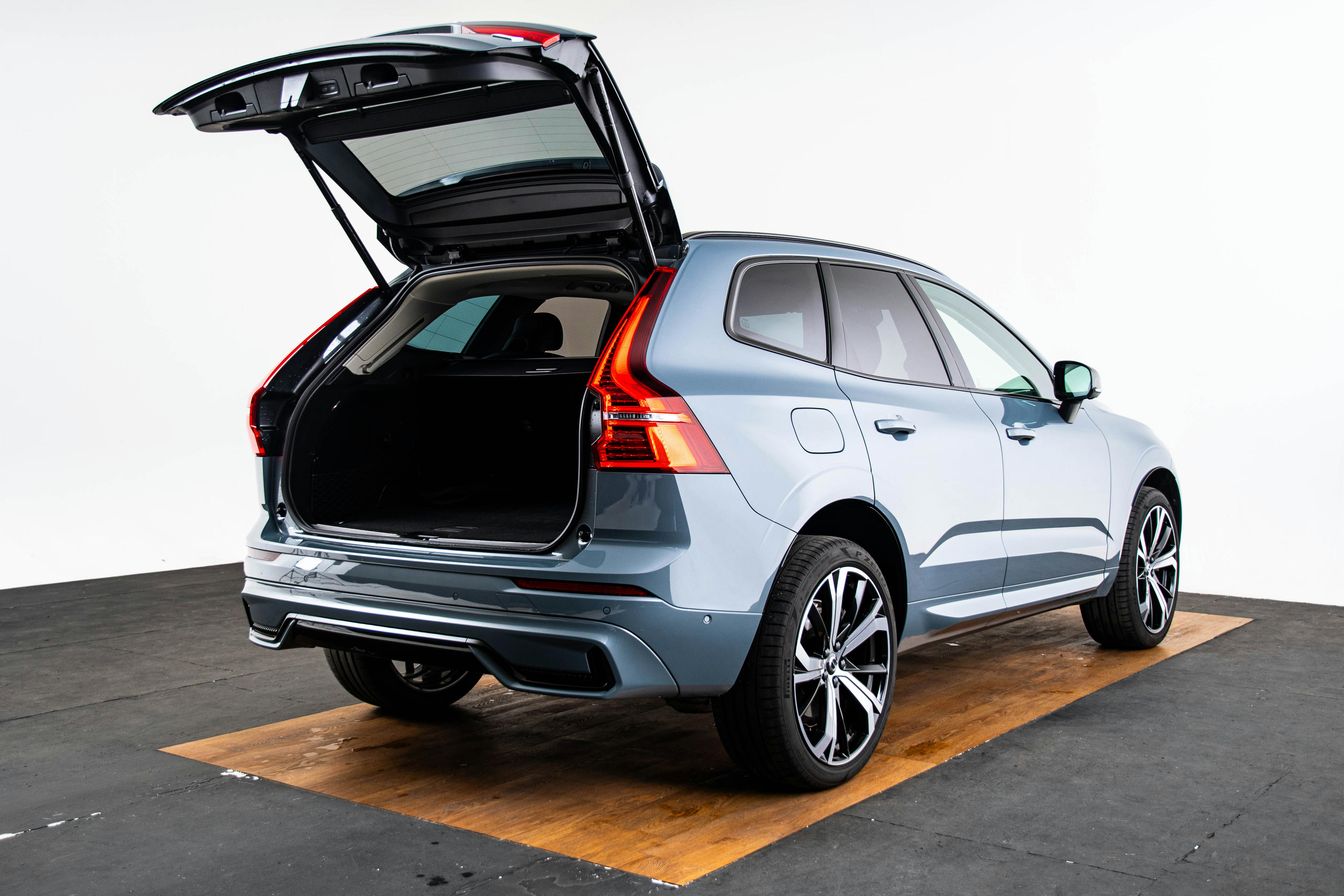 Car image 7