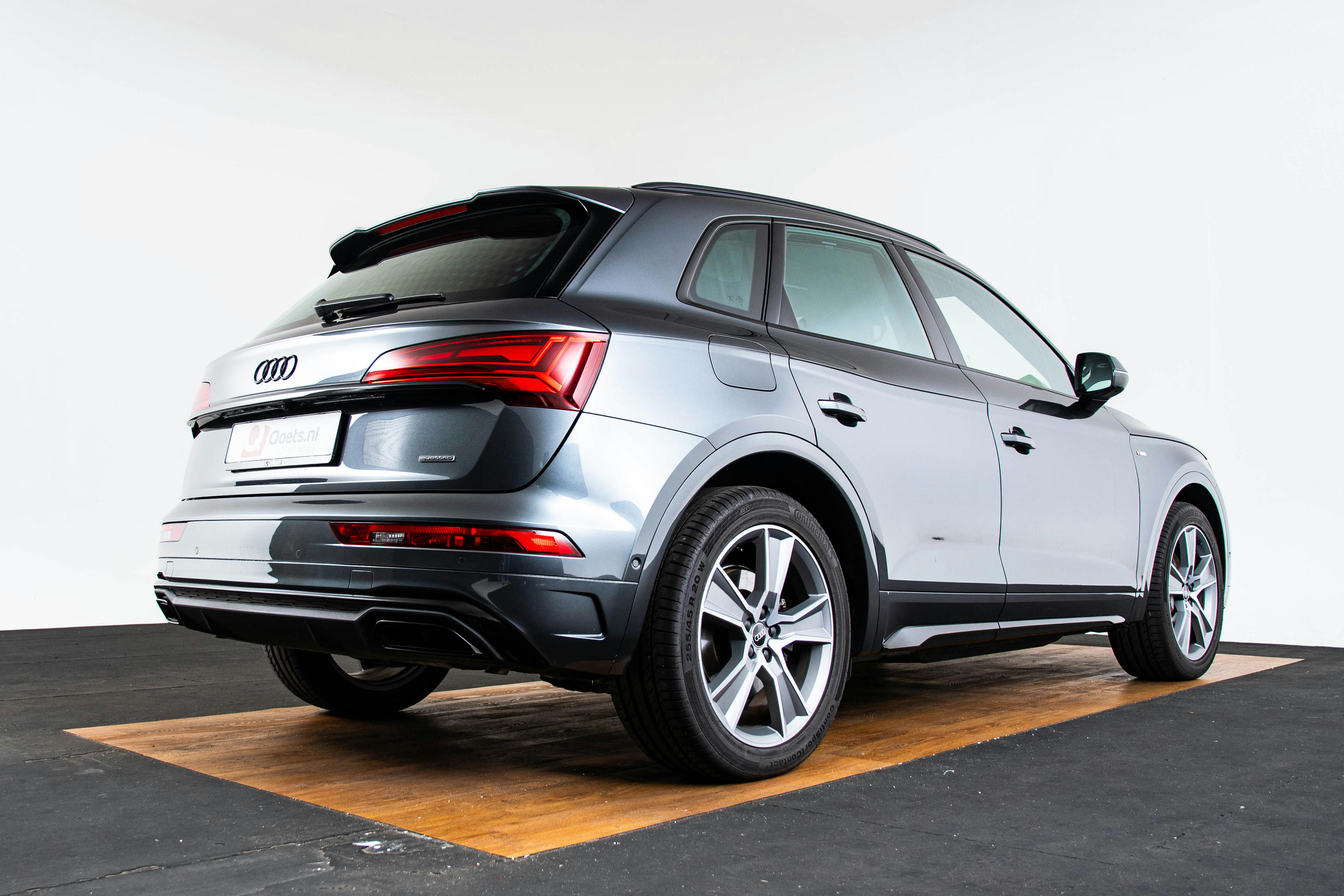 Car image 7