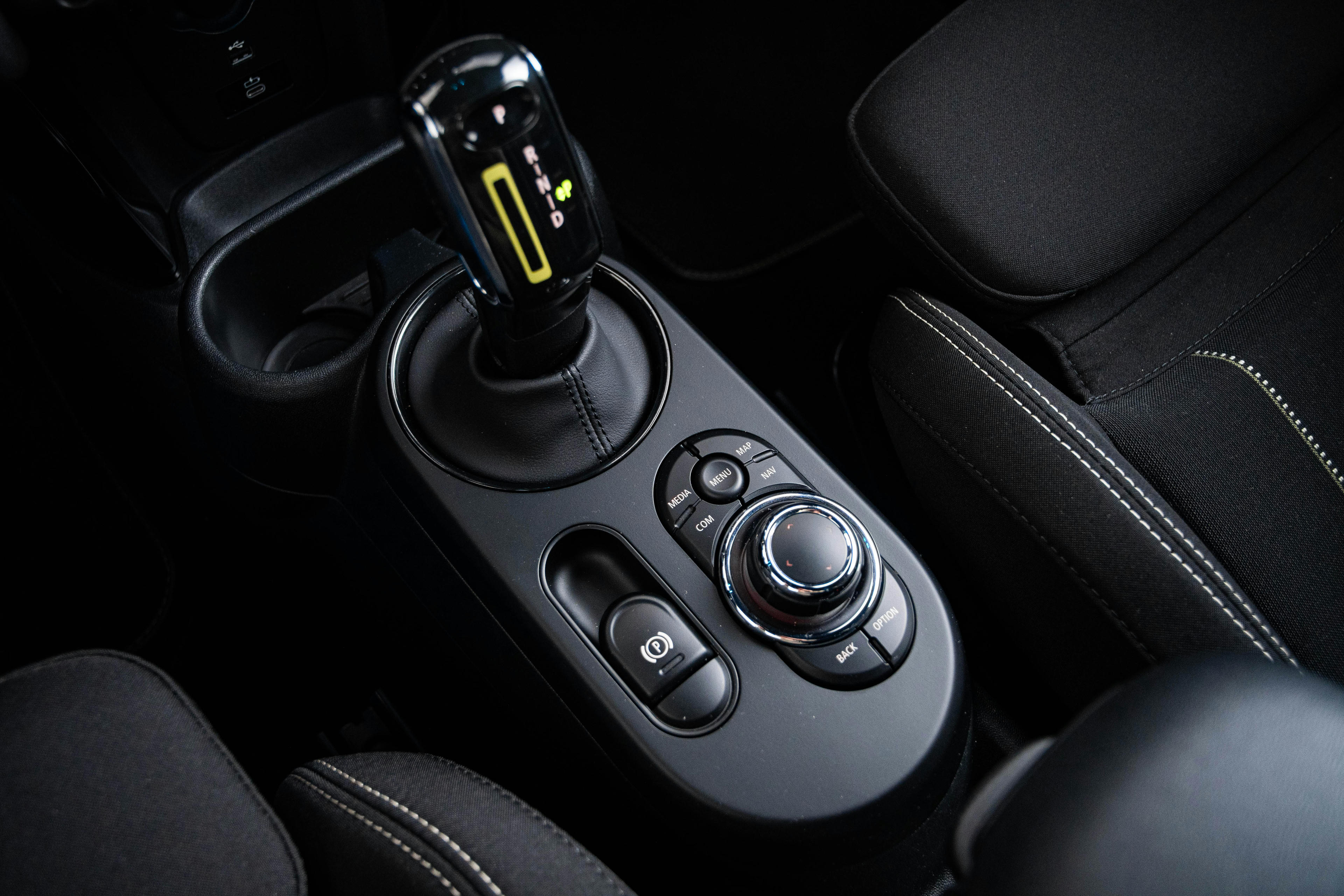 Car image 11