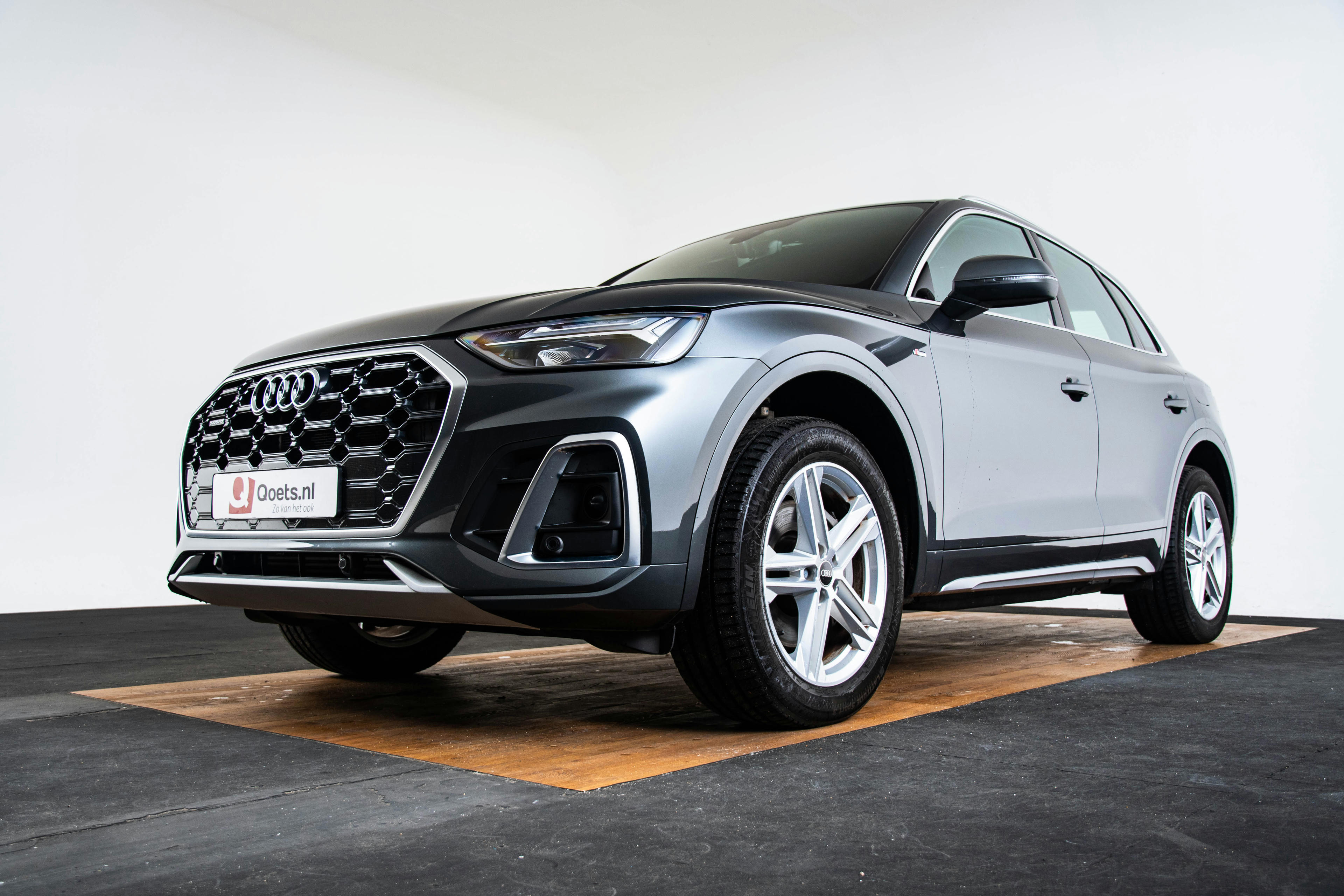 Car image 6