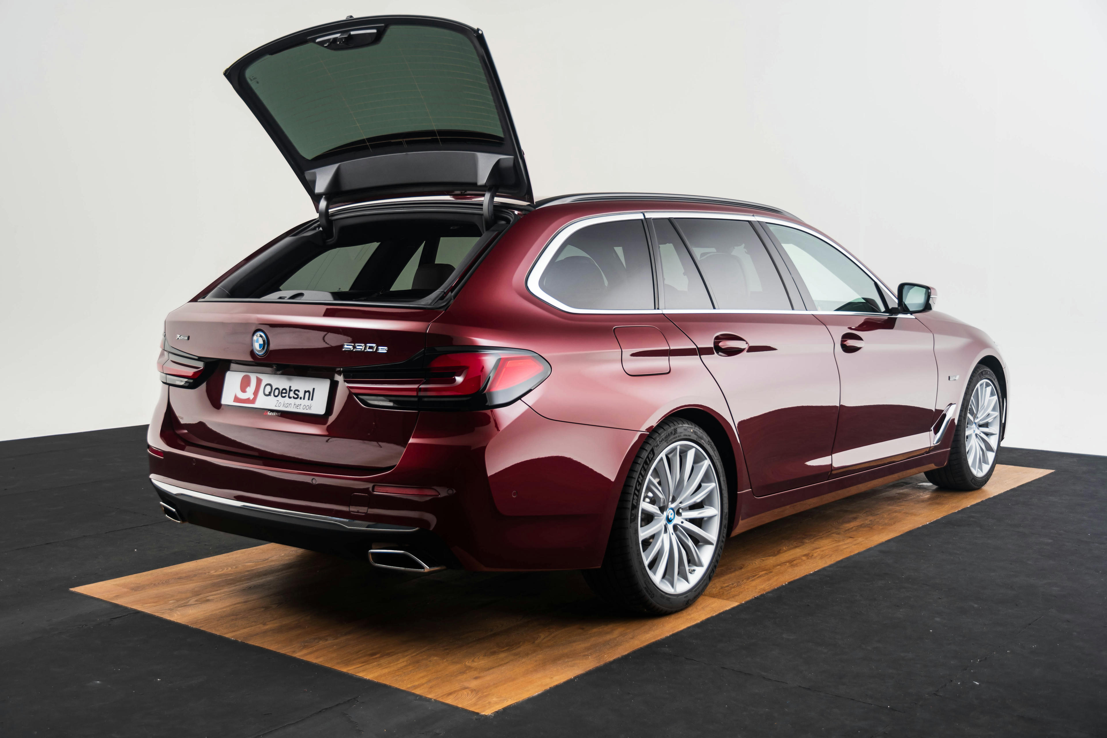 Car image 8