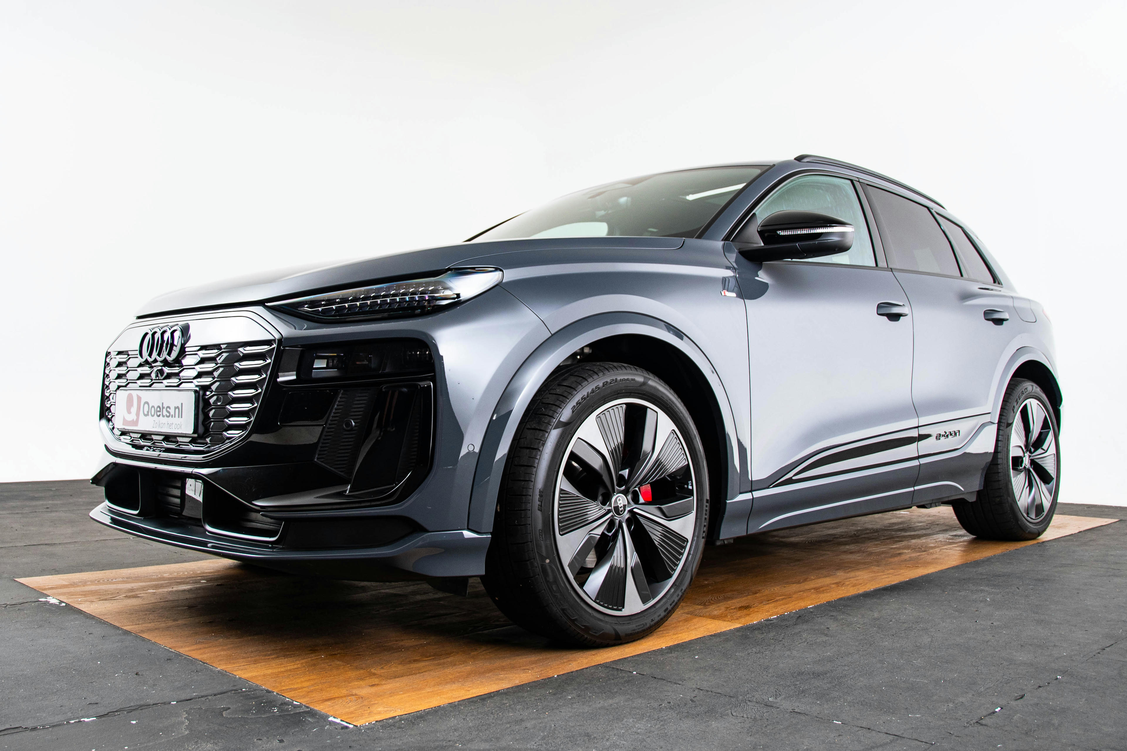 Car image 16