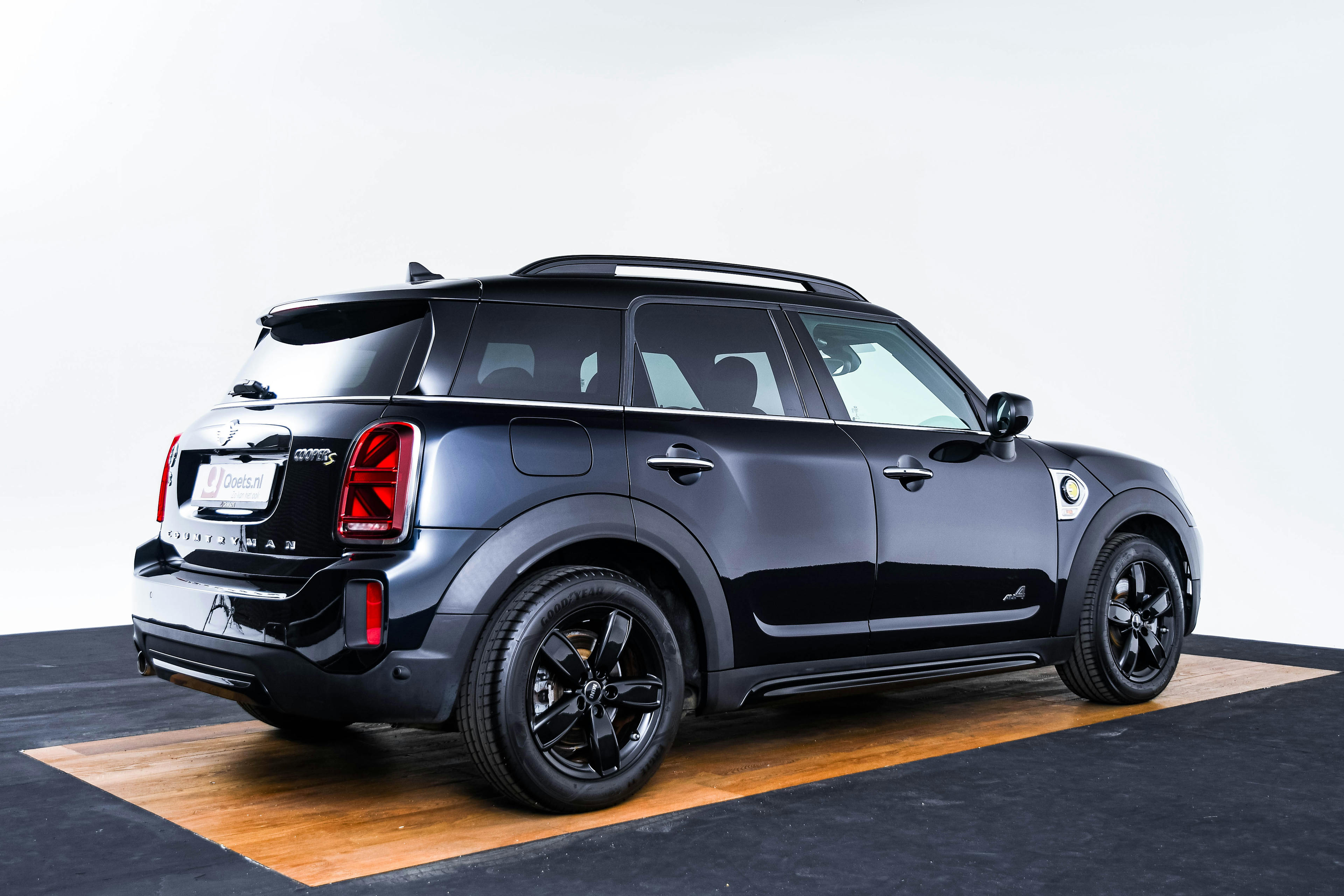 Car image 16