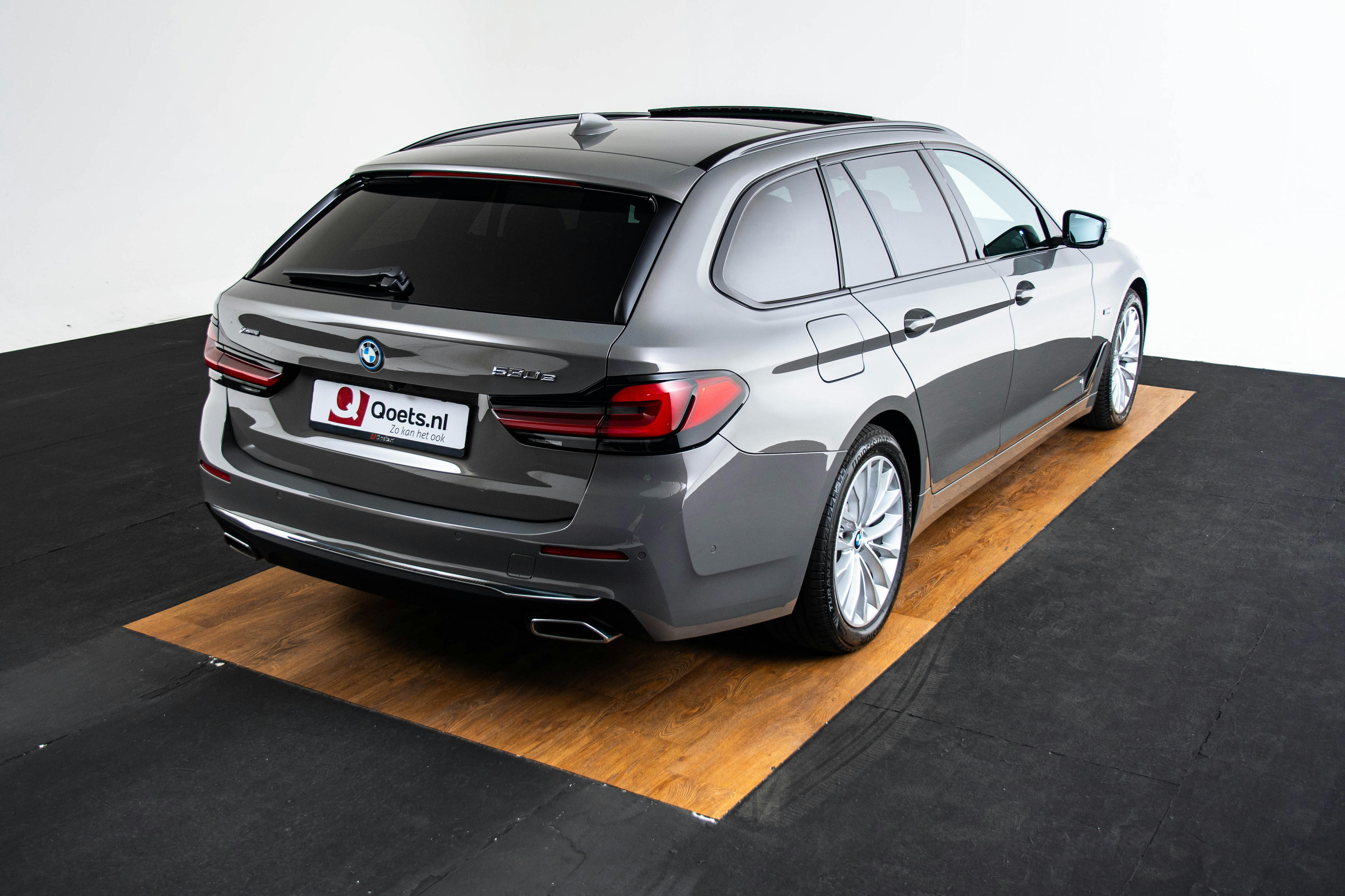 Car image 8