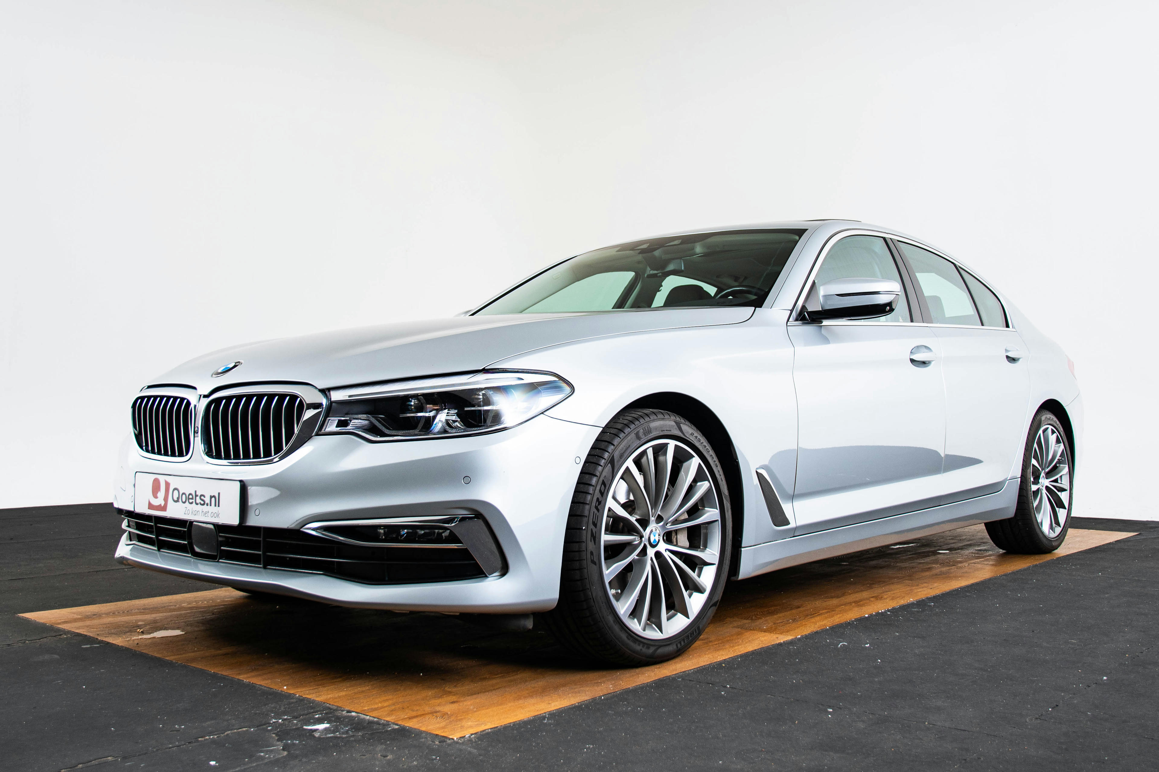 Car image 12