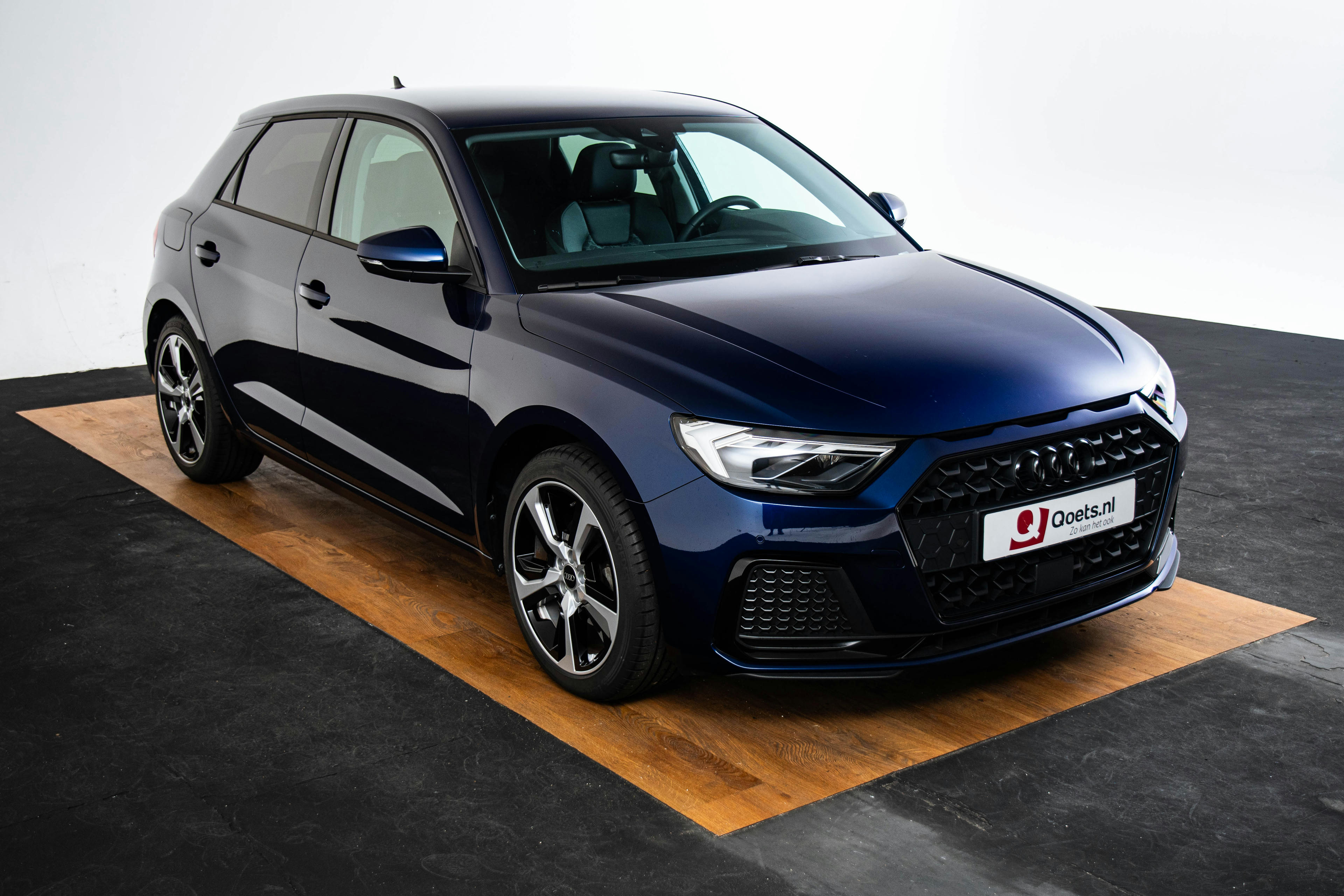 Car image 7