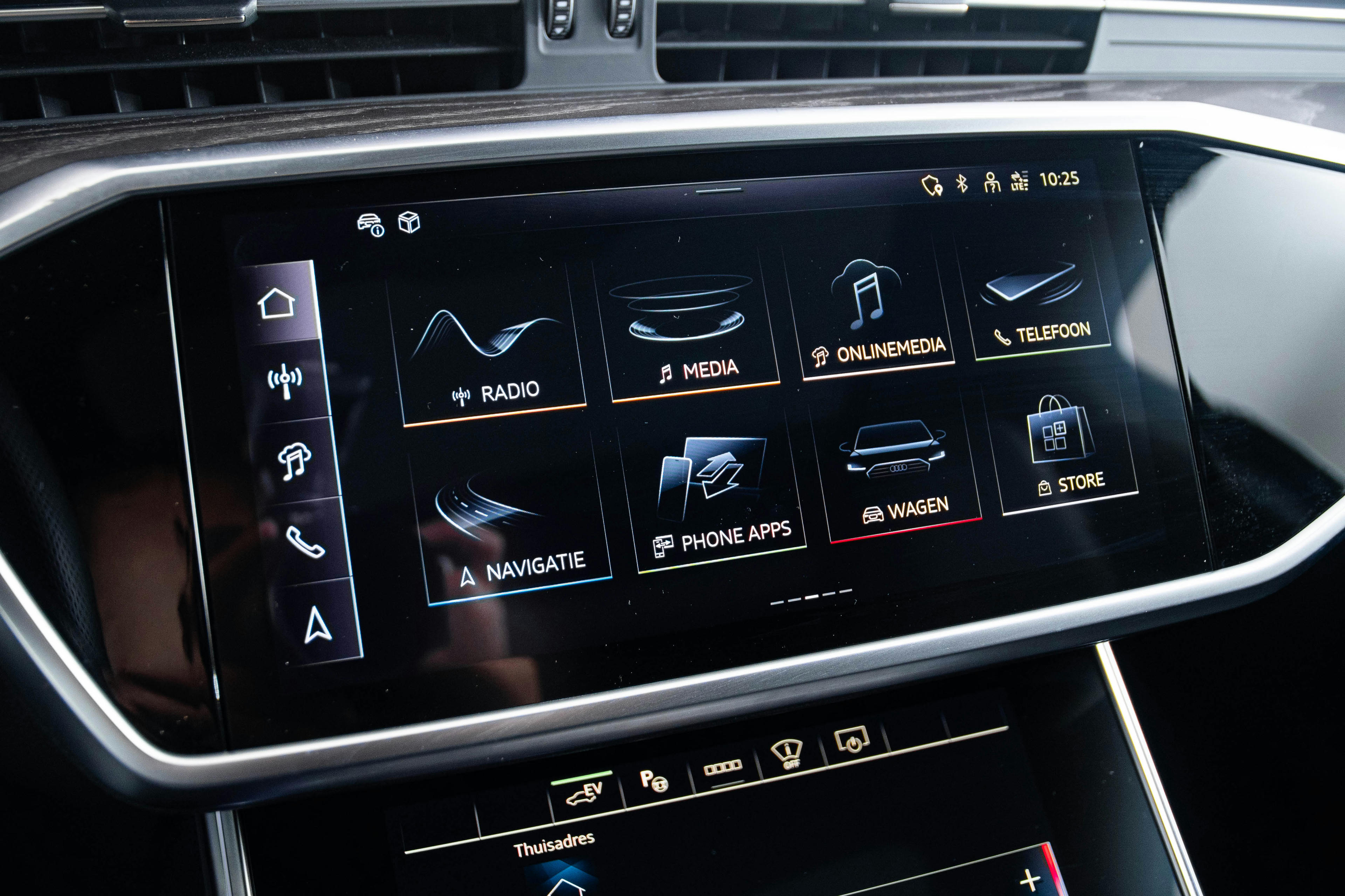 Car image 7