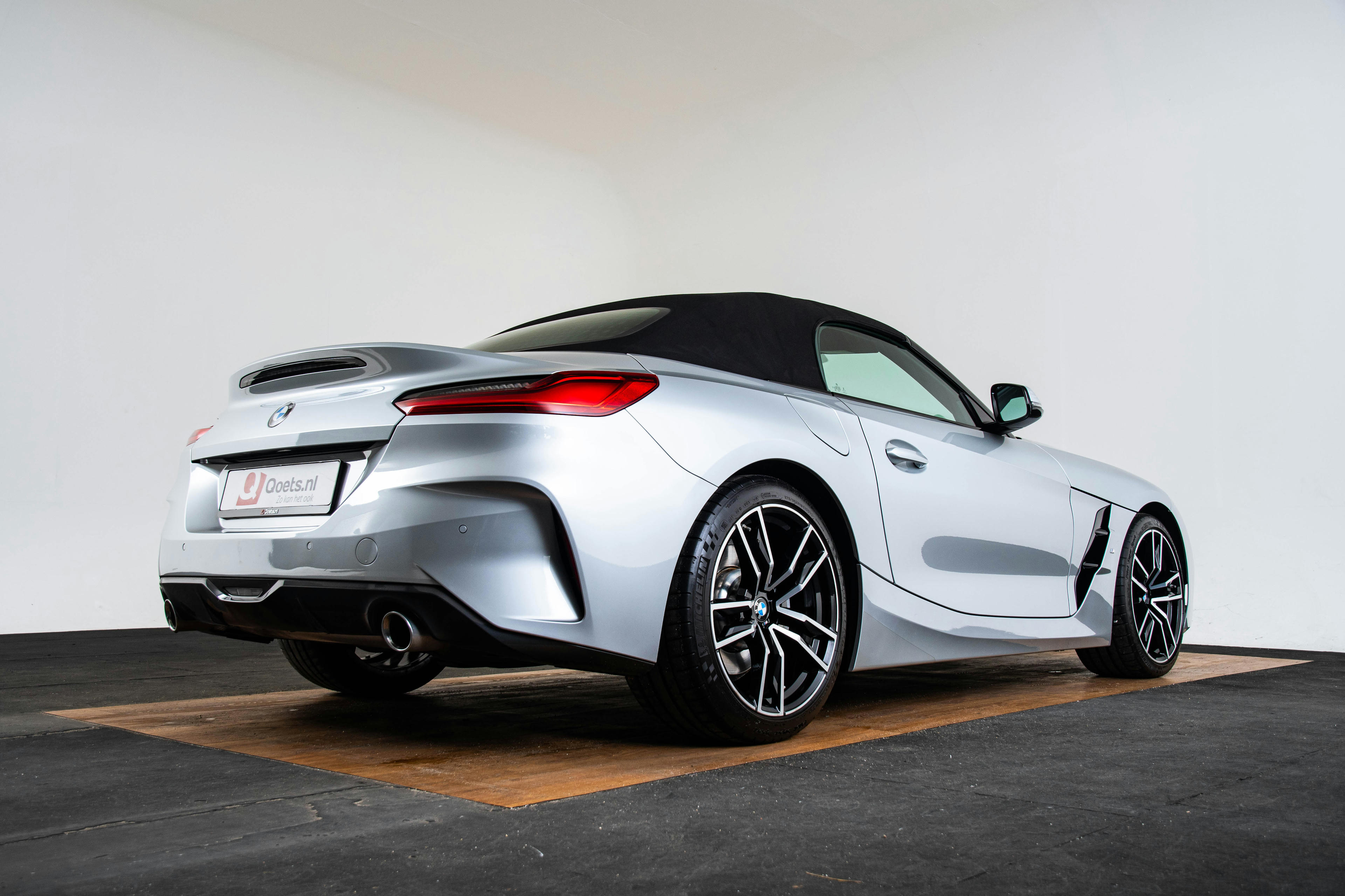 Car image 7