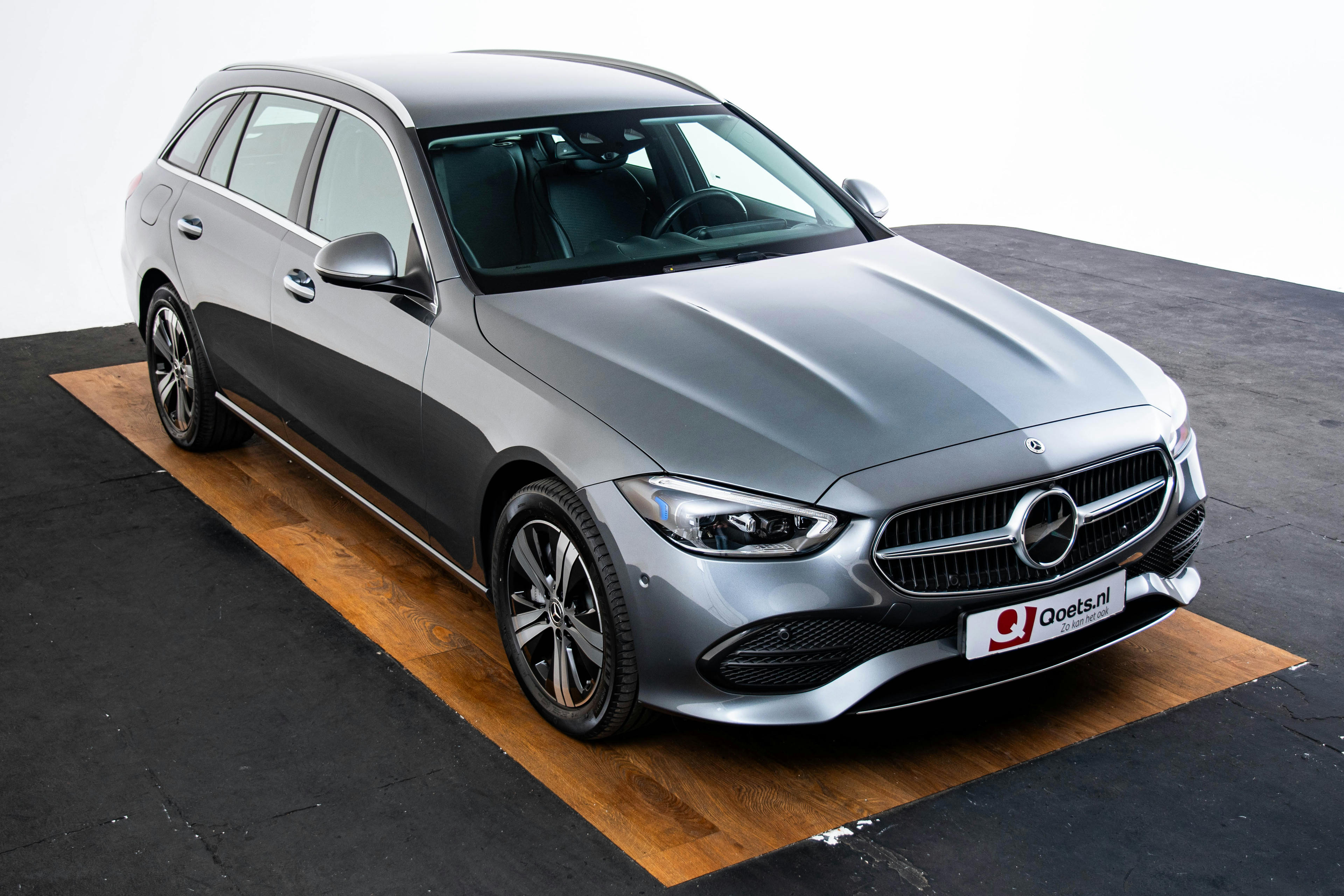 Car image 15