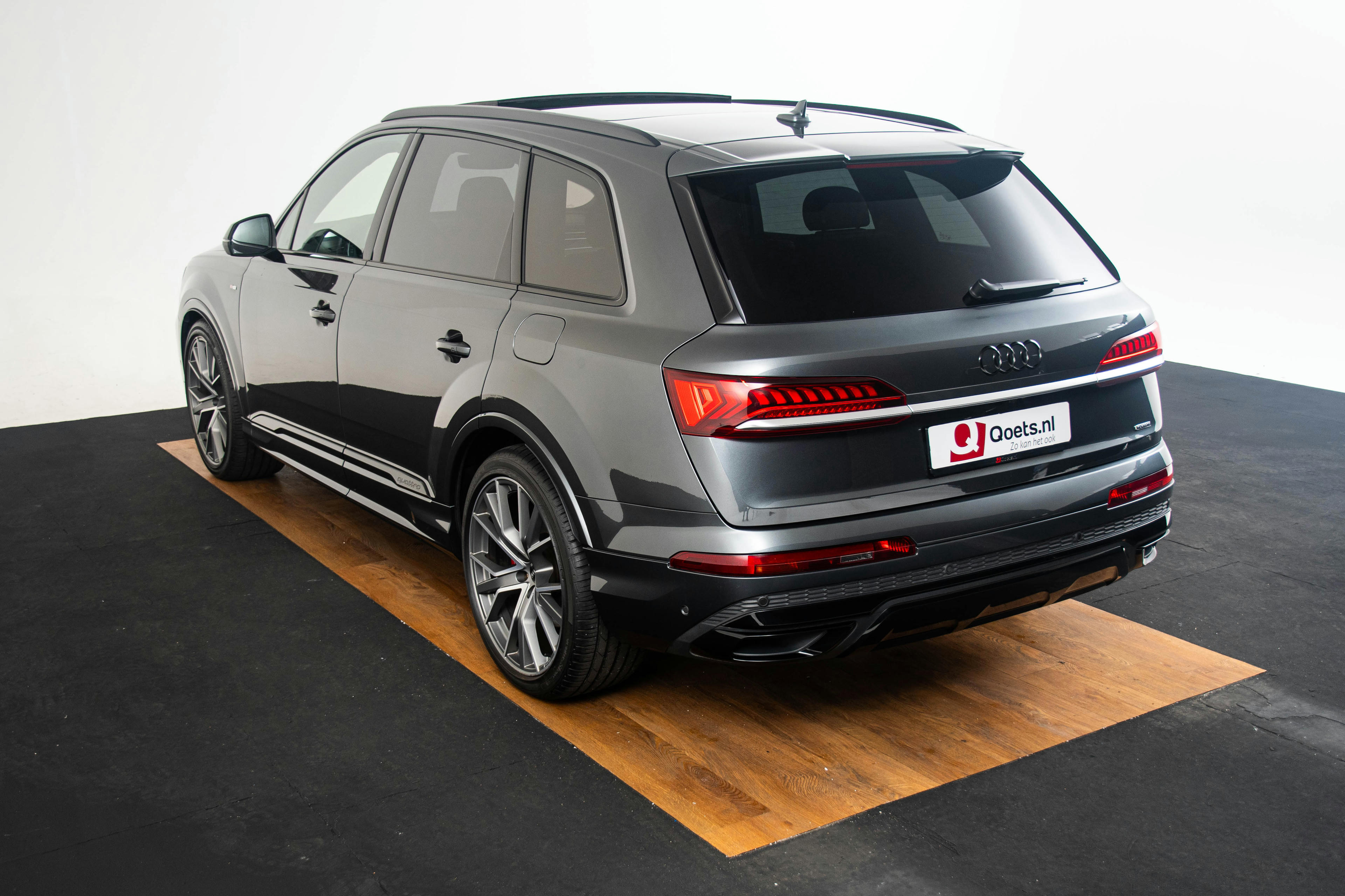 Car image 6