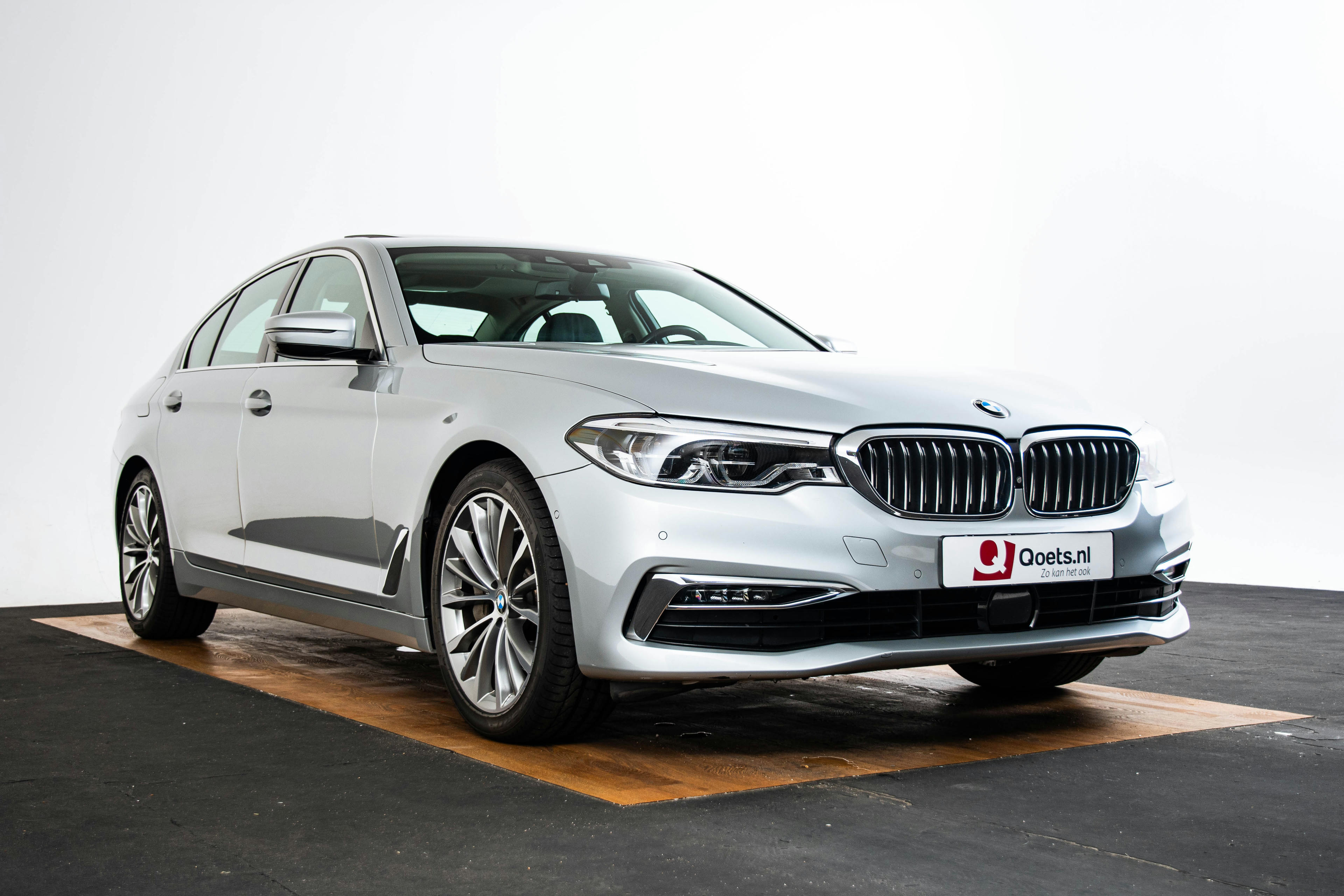 Car image 17