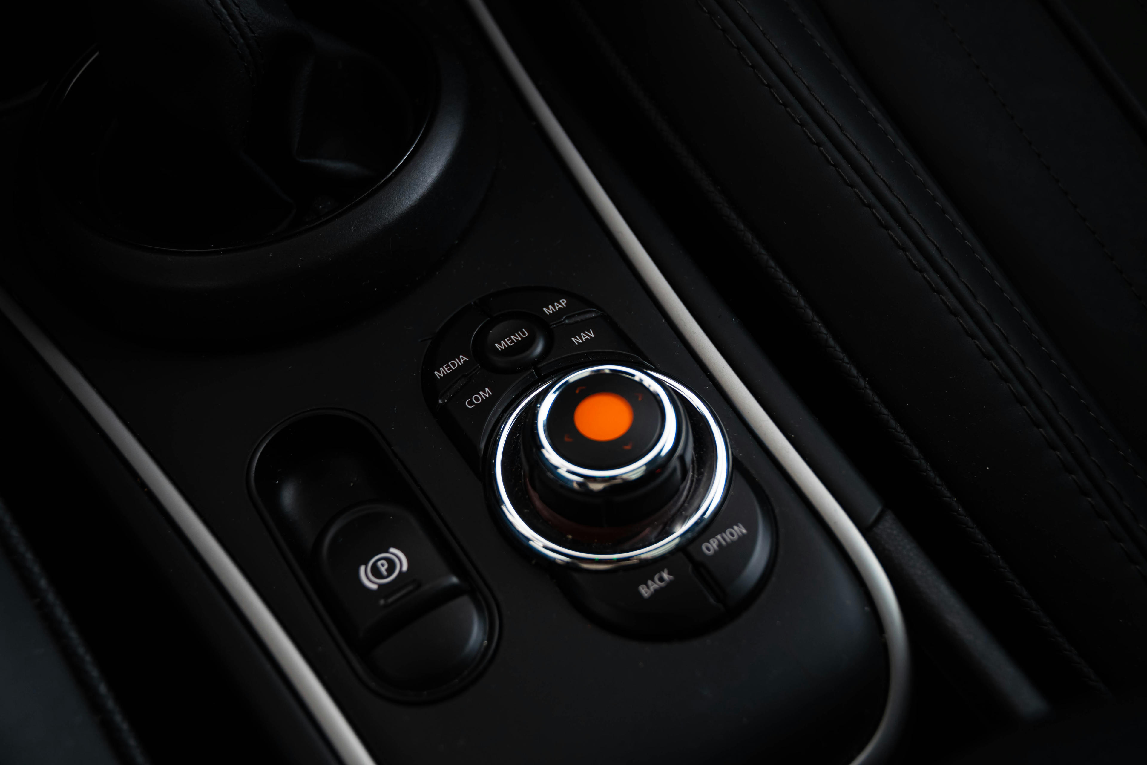 Car image 13
