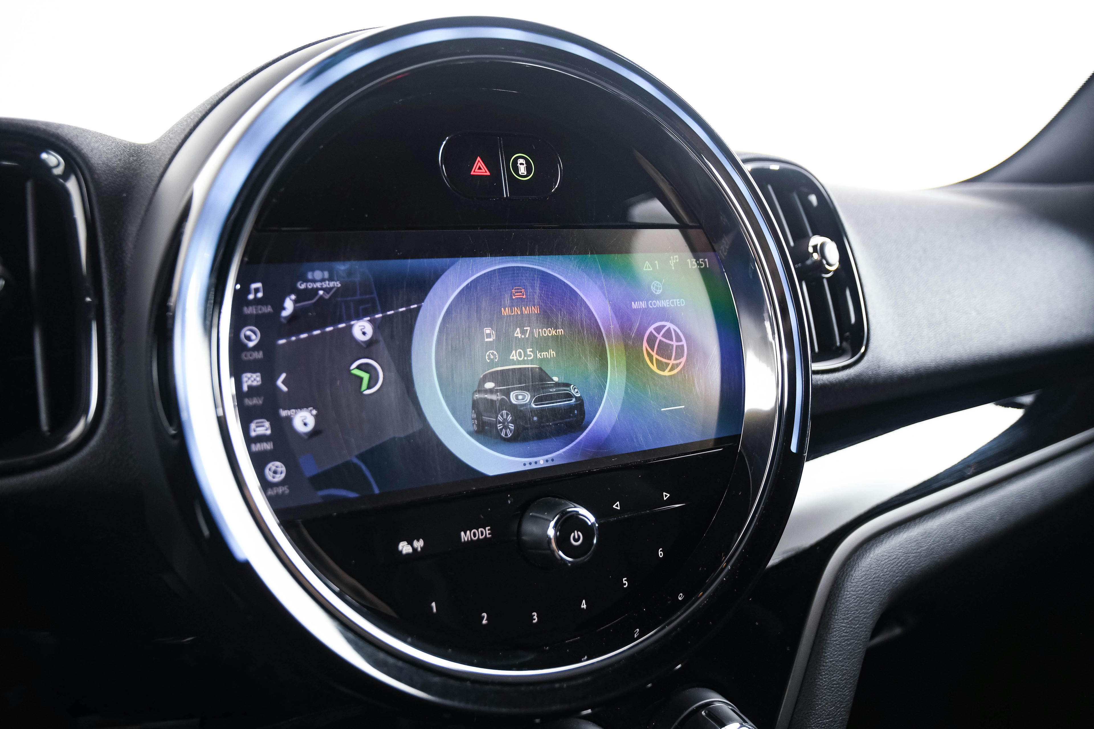Car image 17