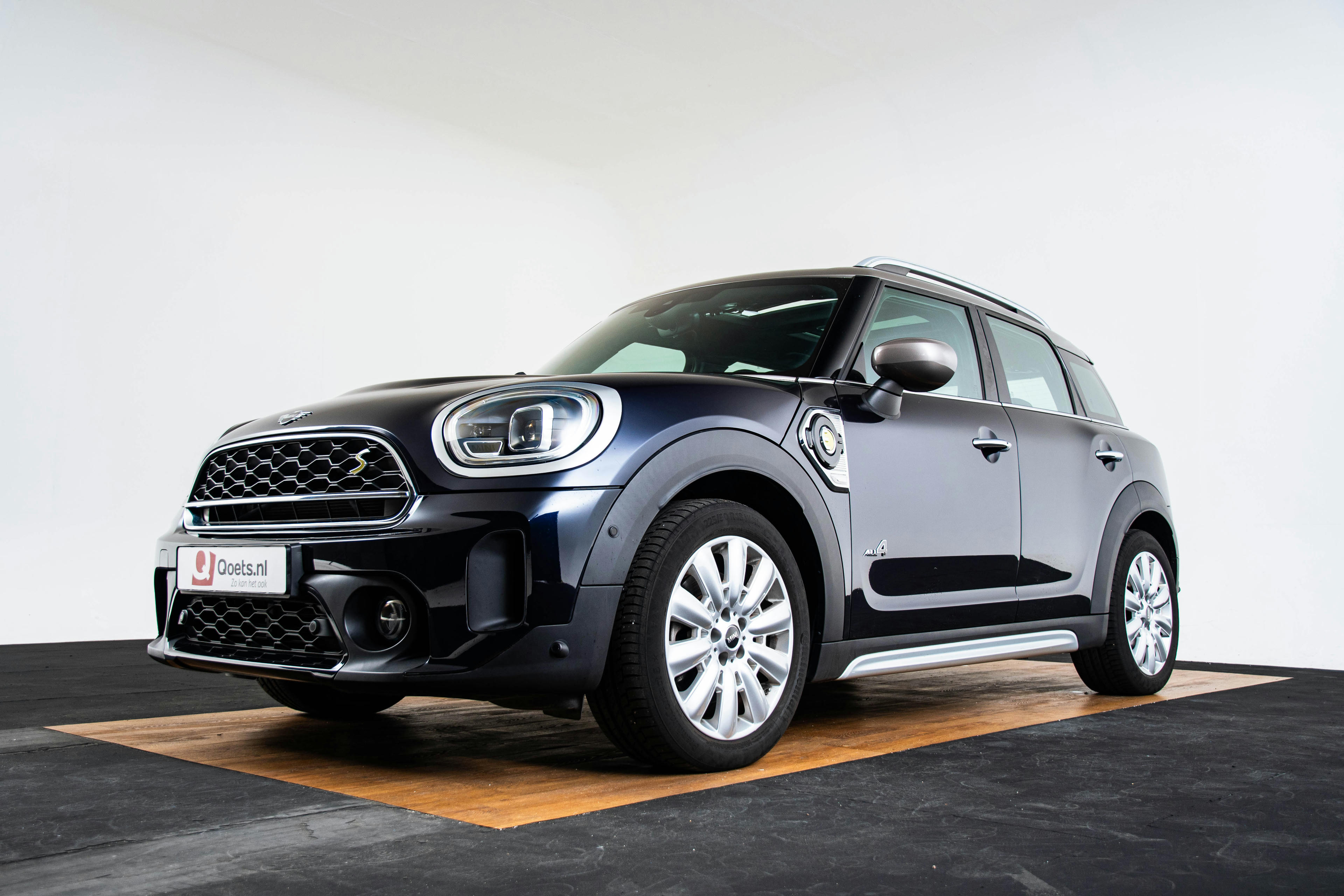 Car image 11