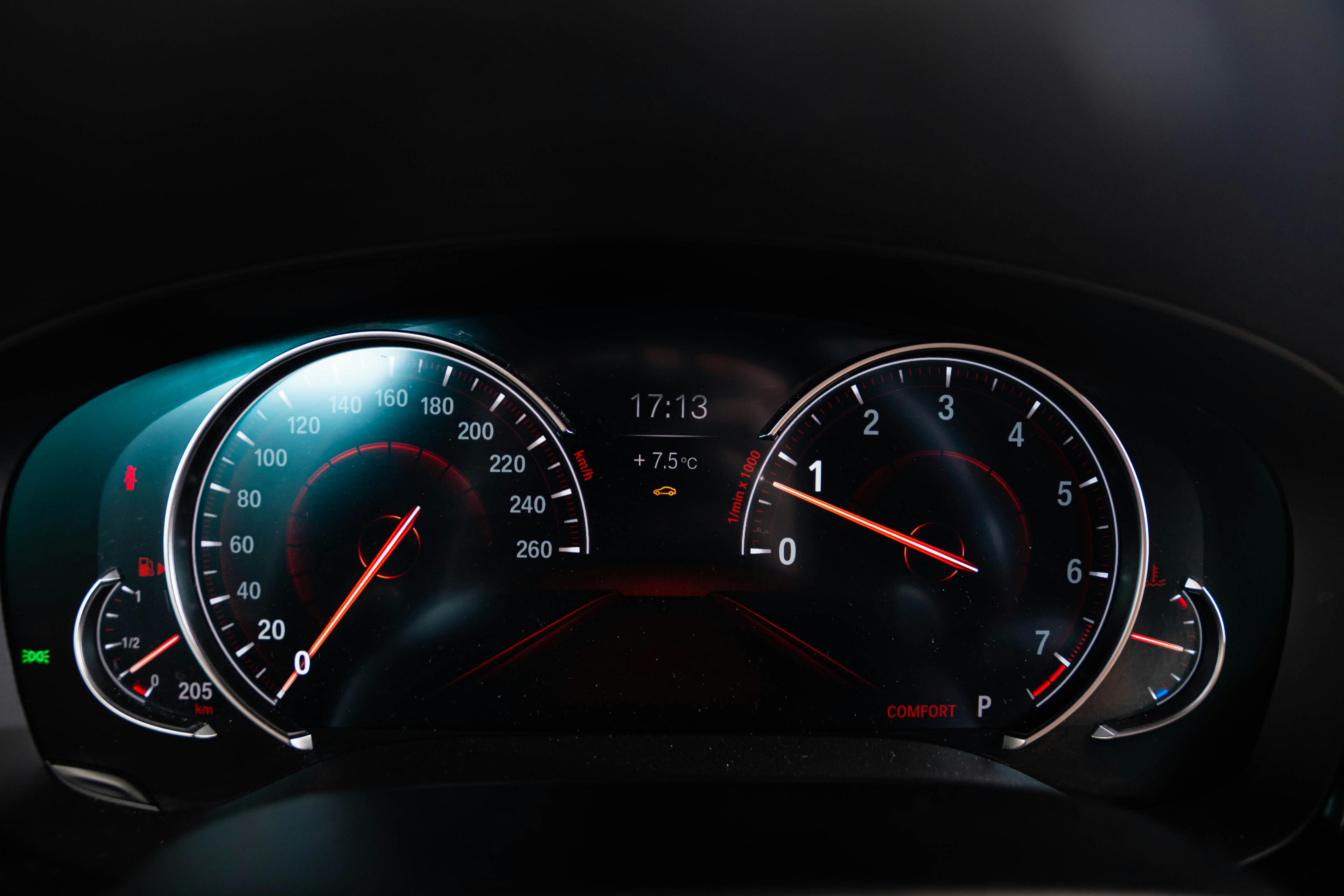 Car image 12