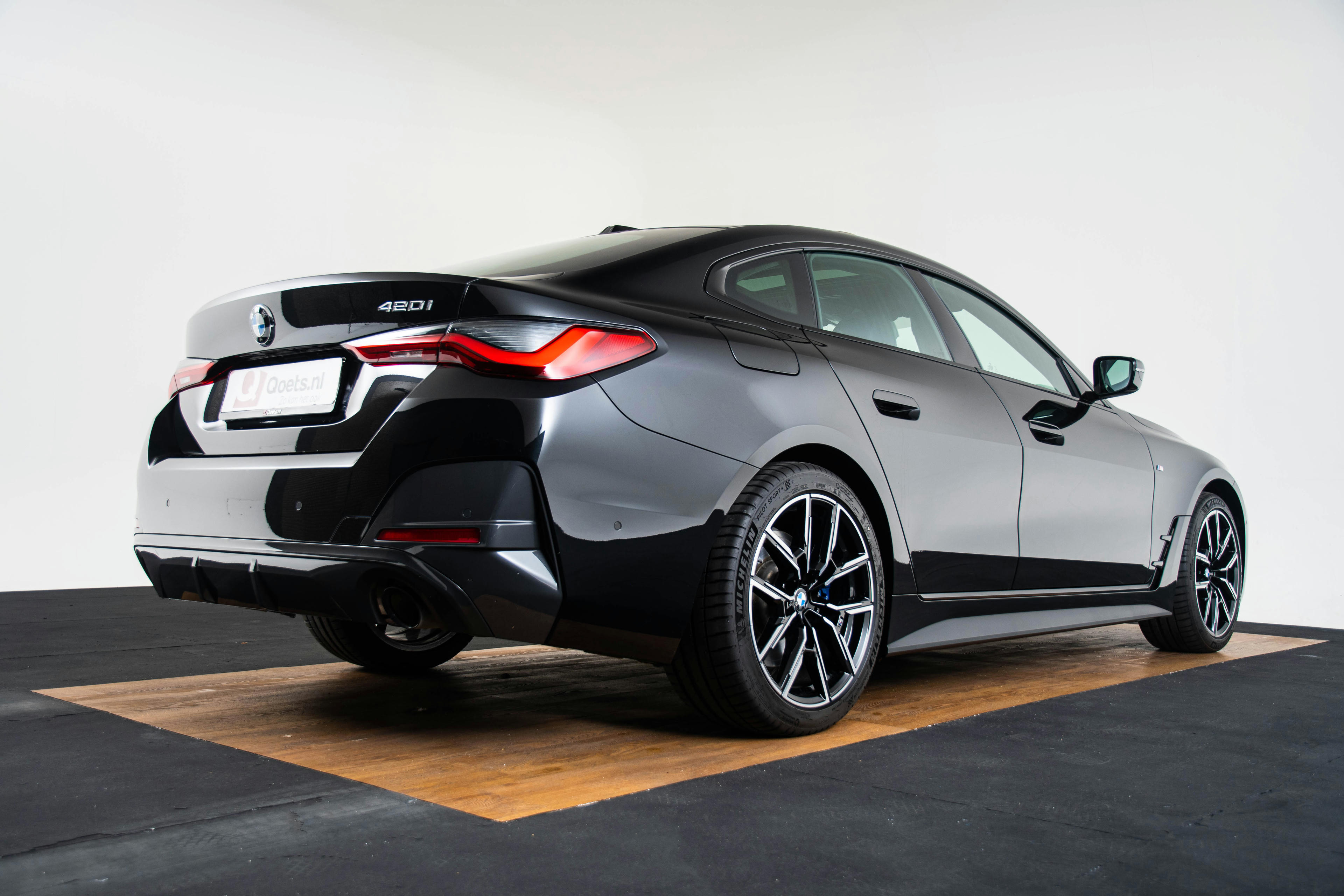 Car image 9