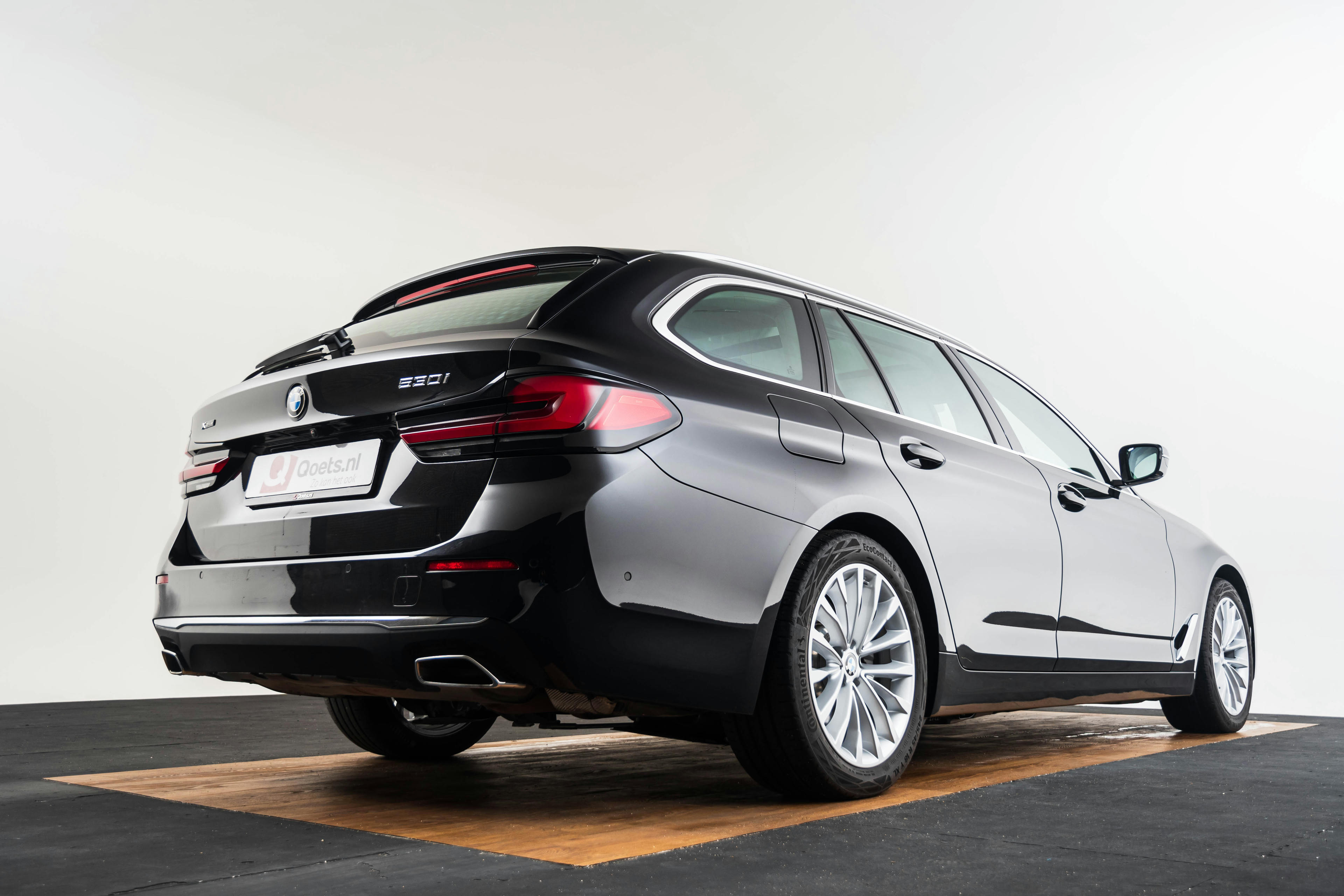 Car image 13
