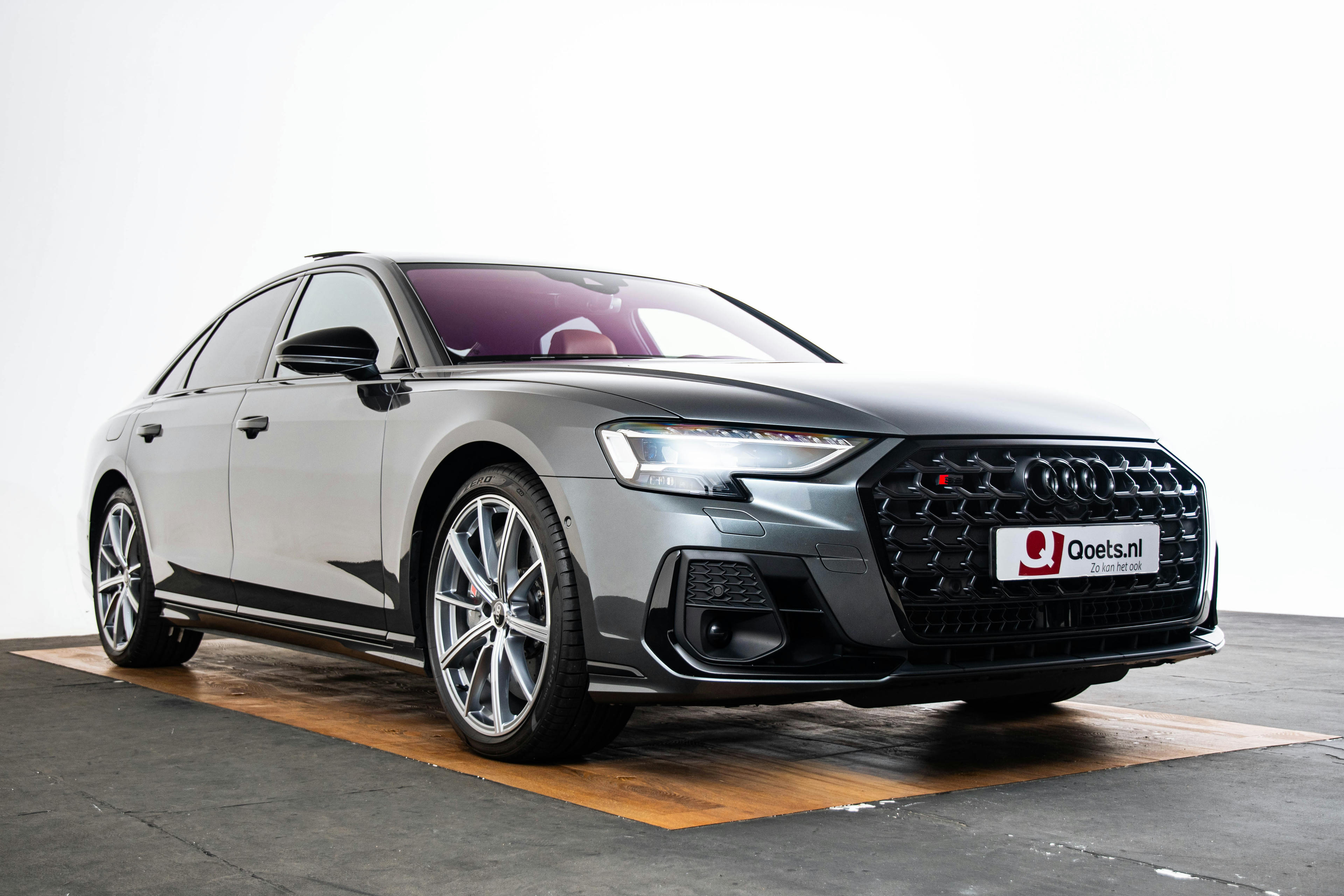 Car image 14