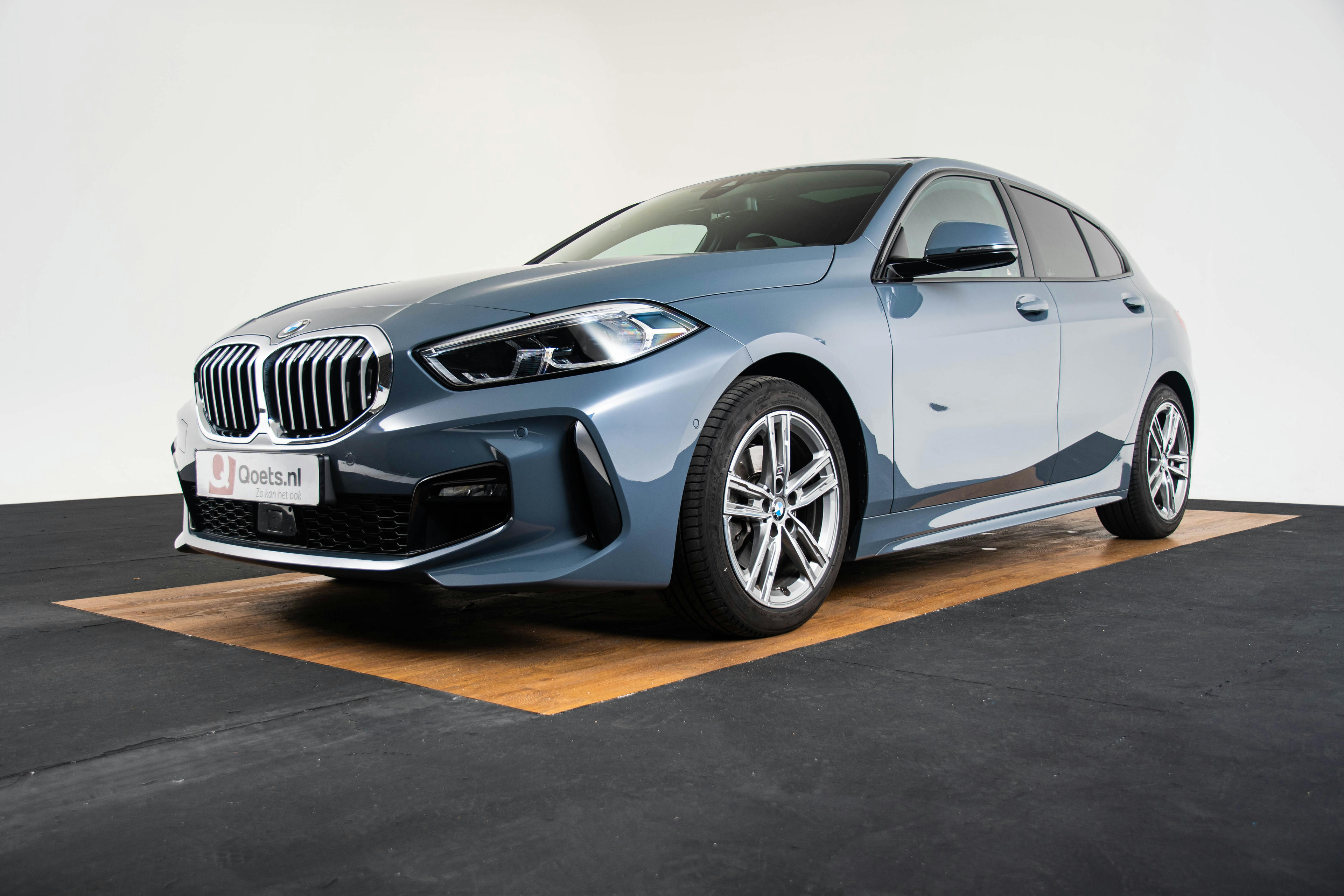 Car image 11