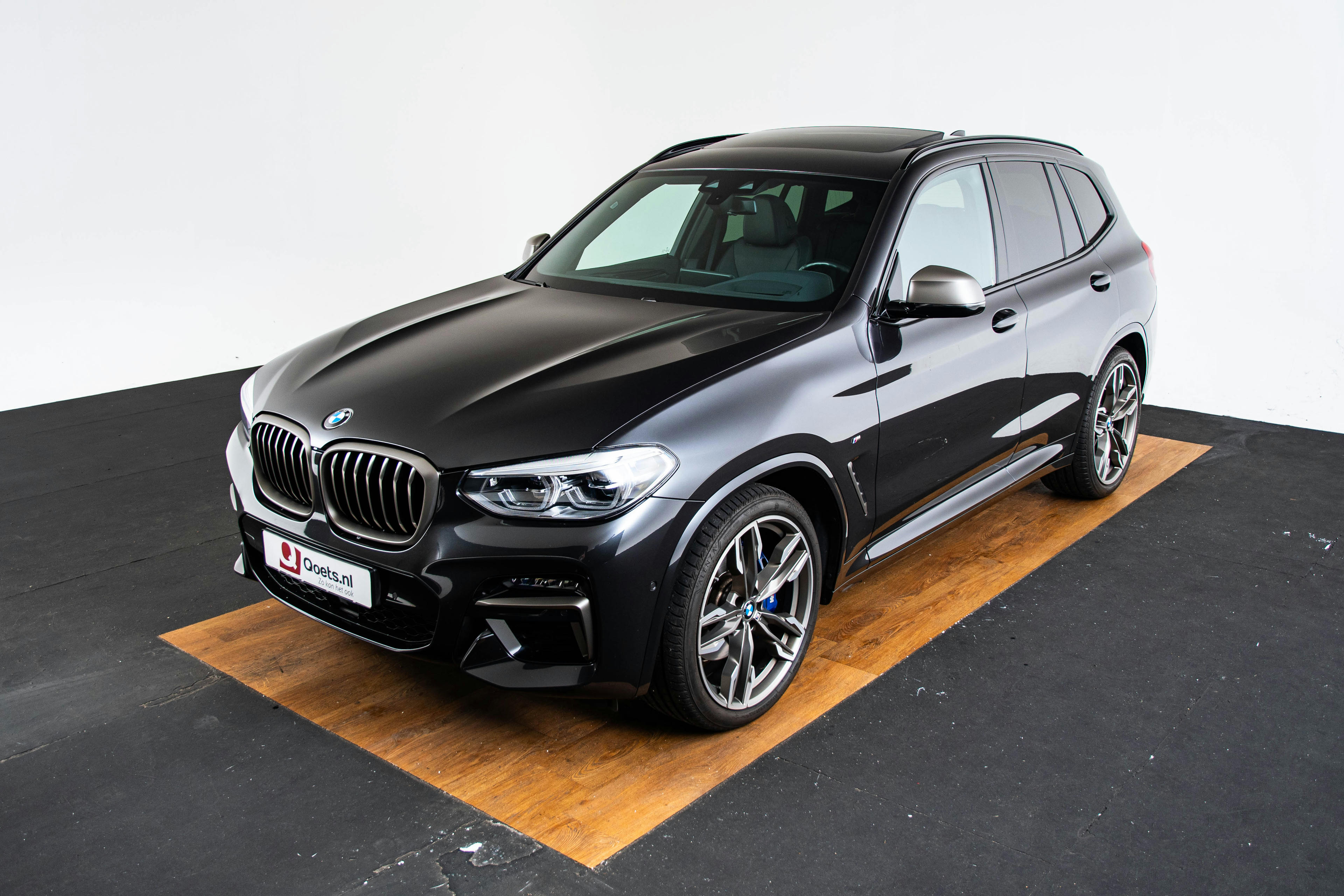Car image 13