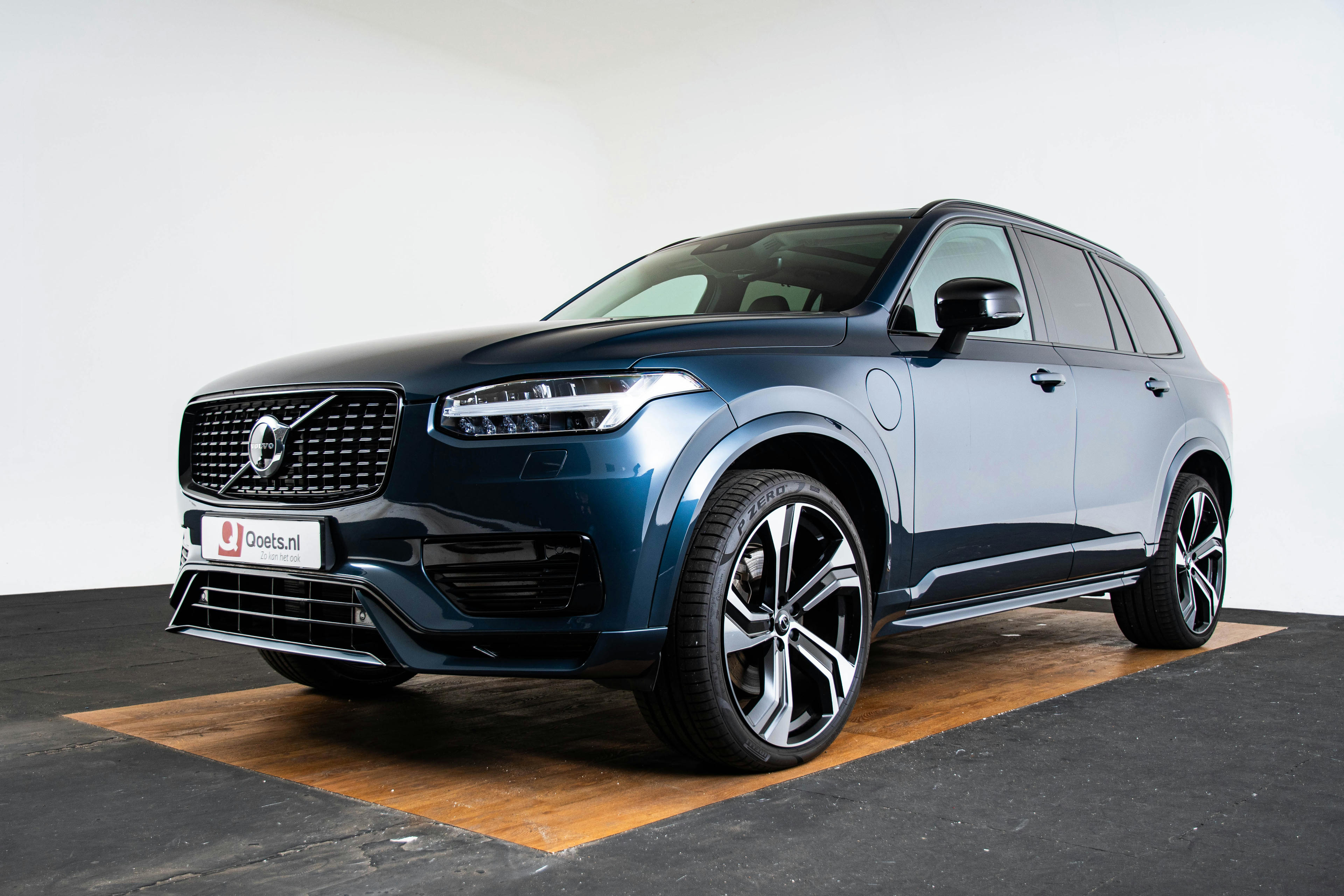 Car image 12