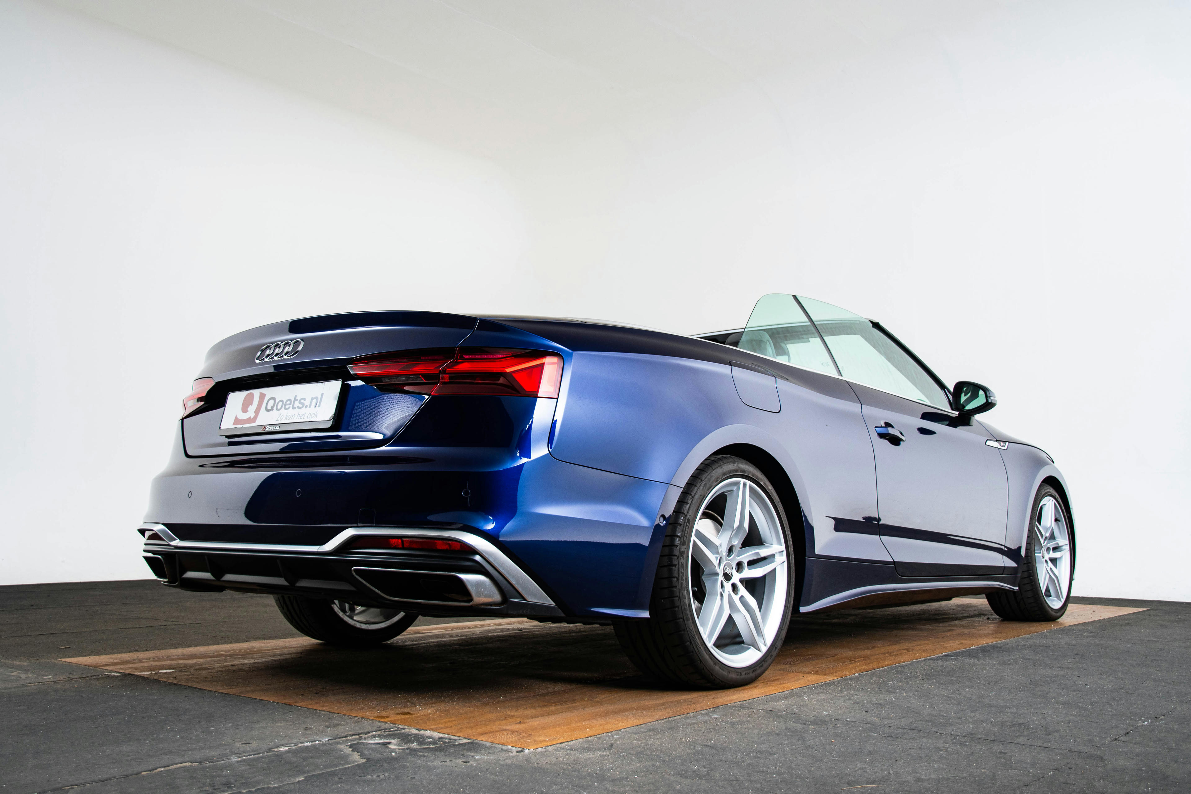 Car image 10