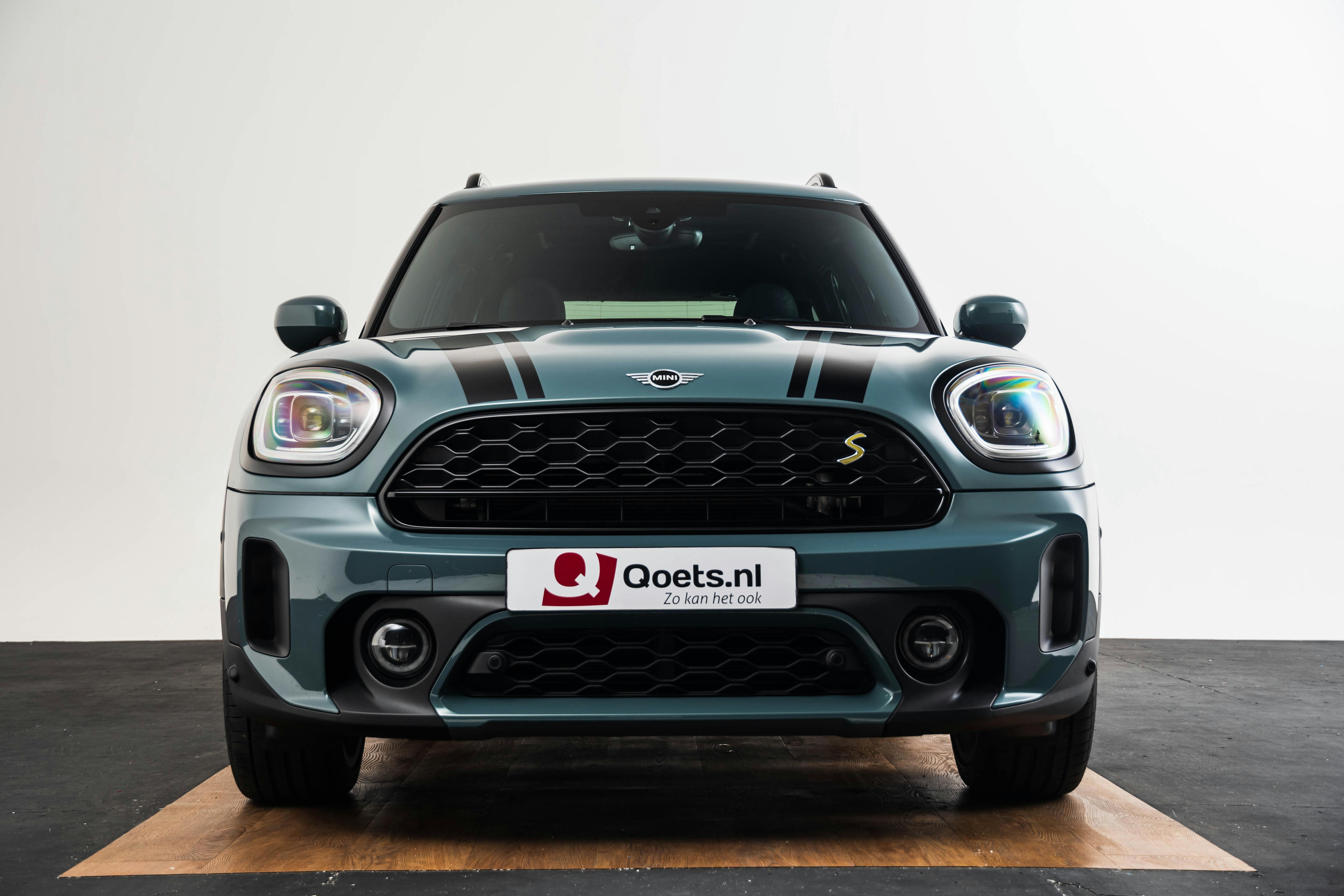 Car image 17