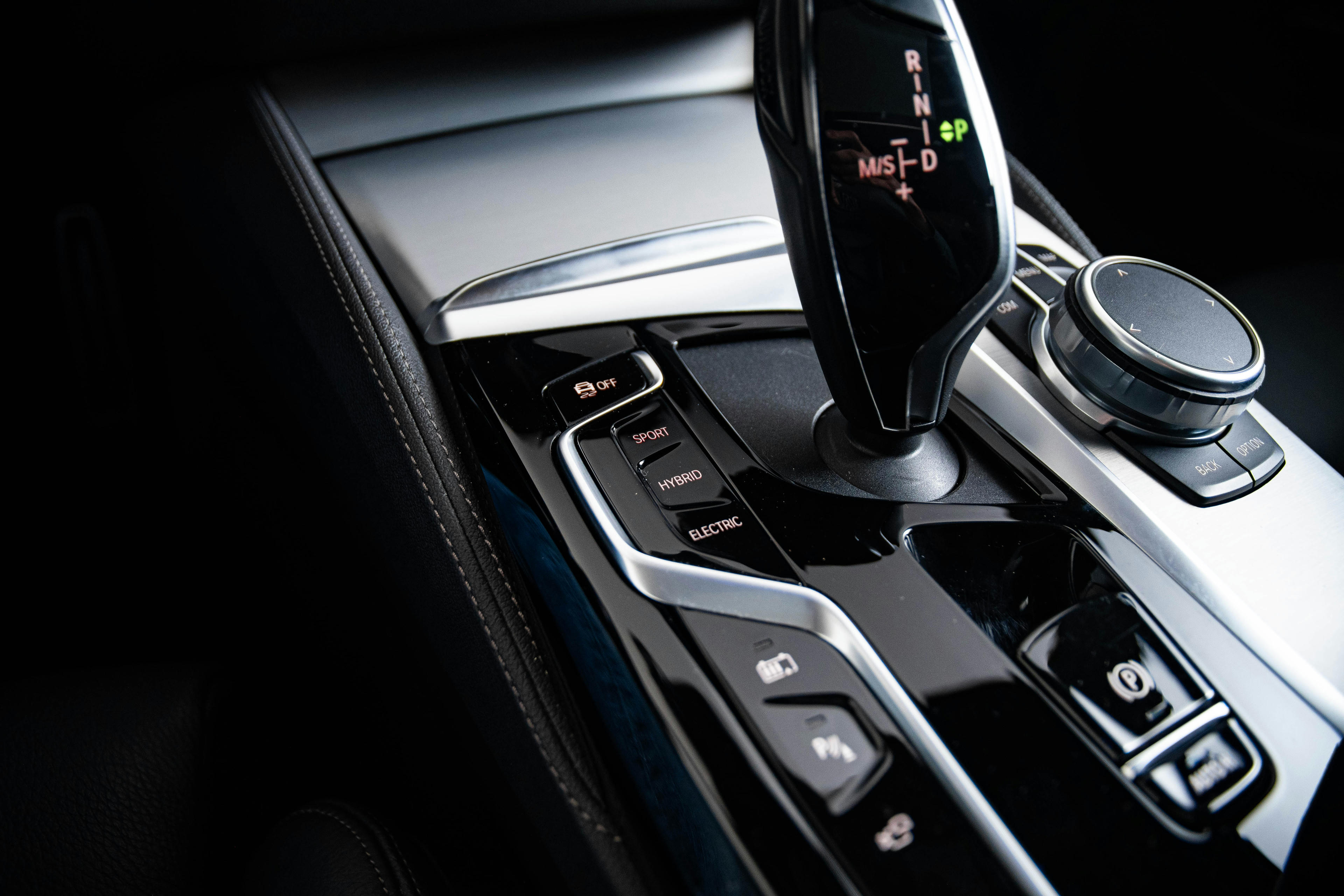 Car image 14