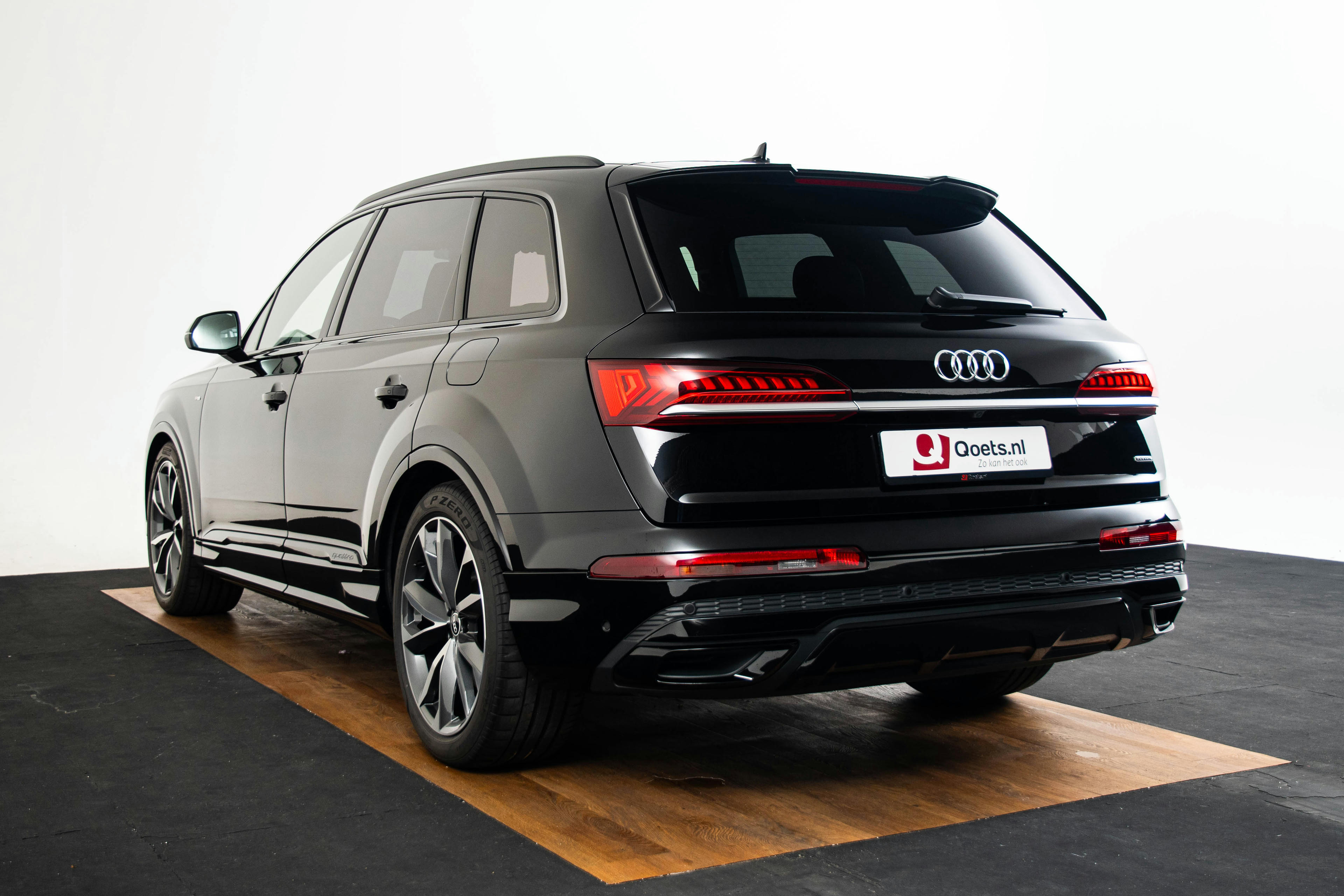 Car image 13
