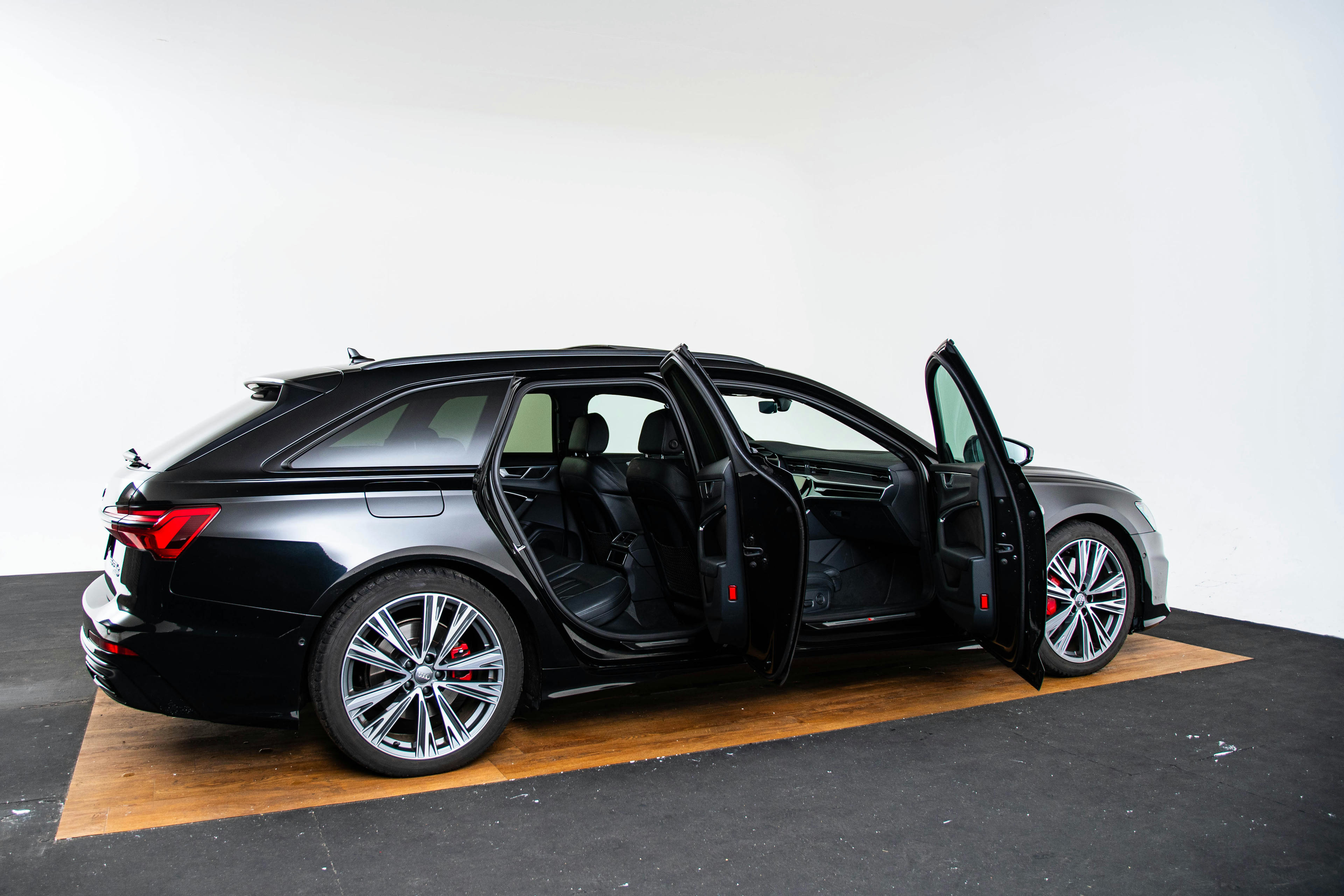 Car image 8