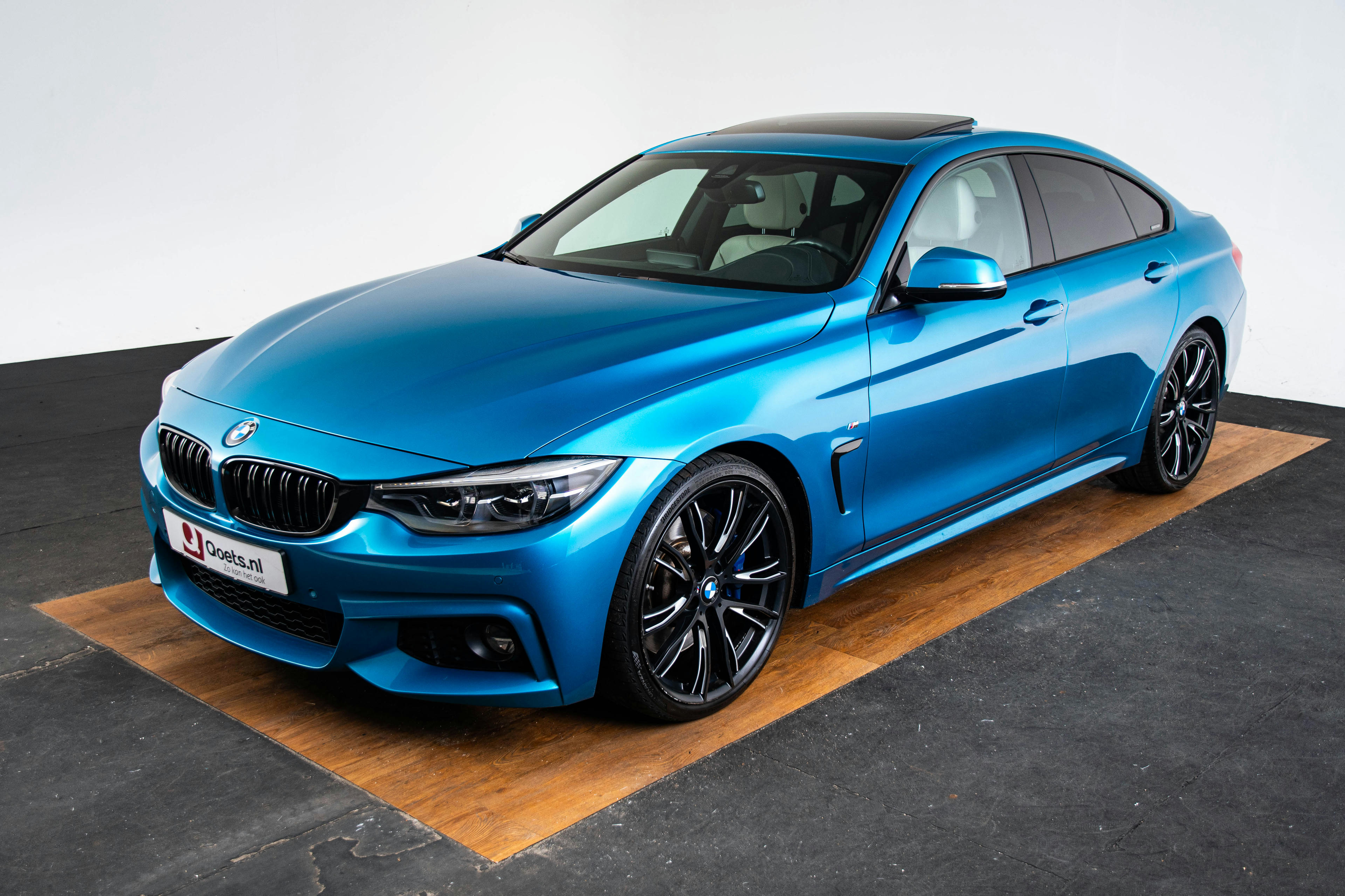 Car image 17