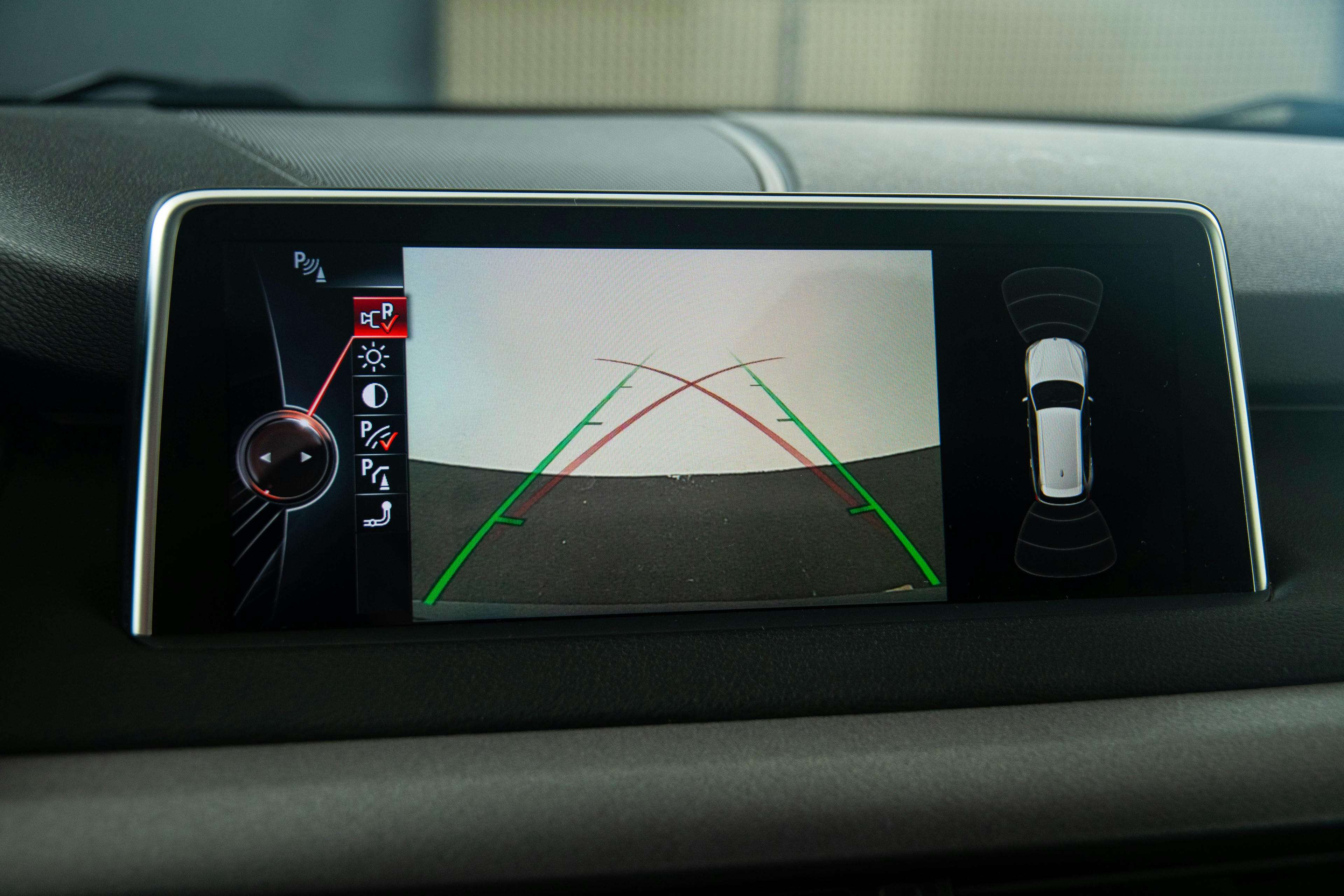 Car image 10