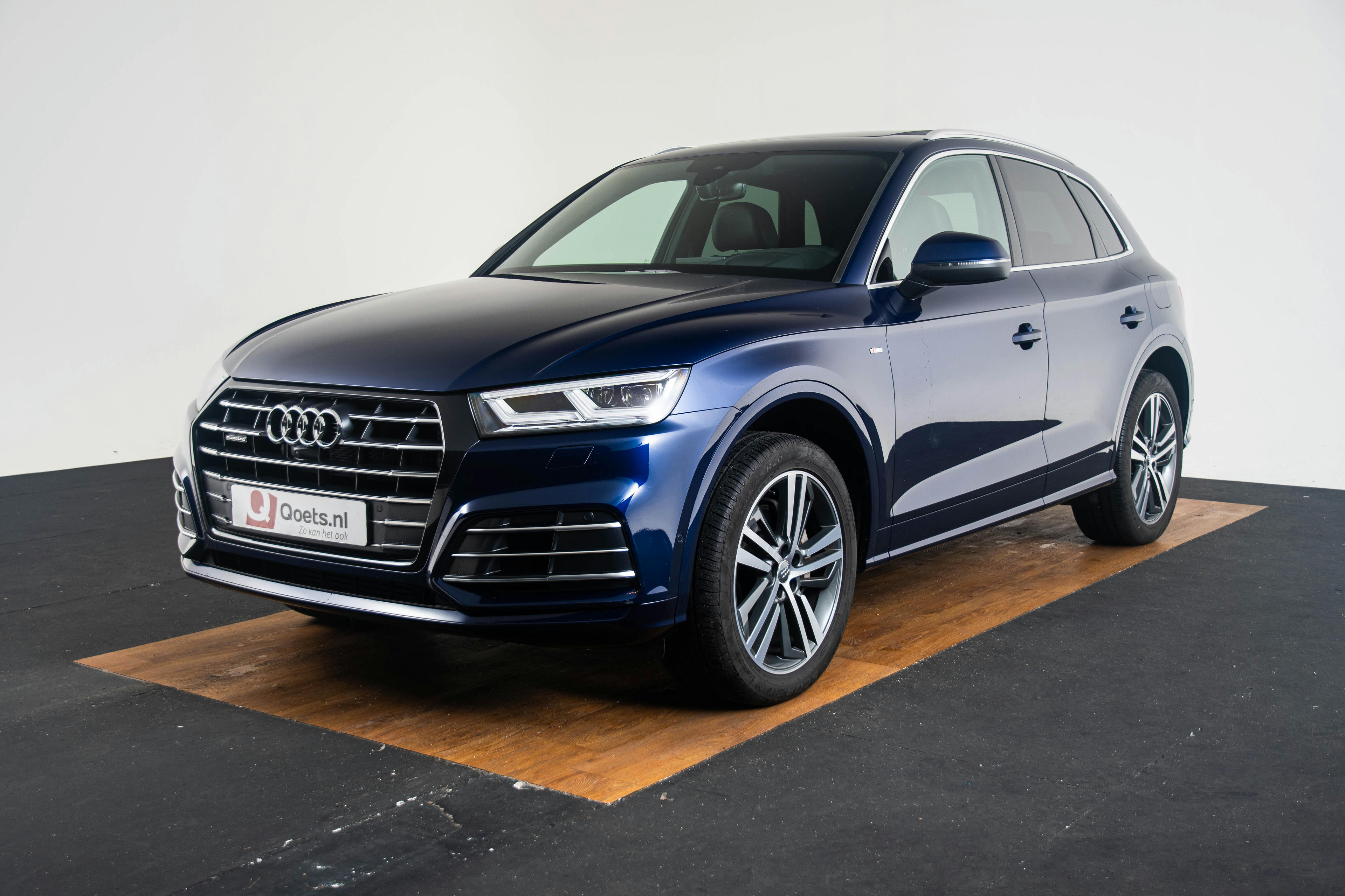 Car image 9
