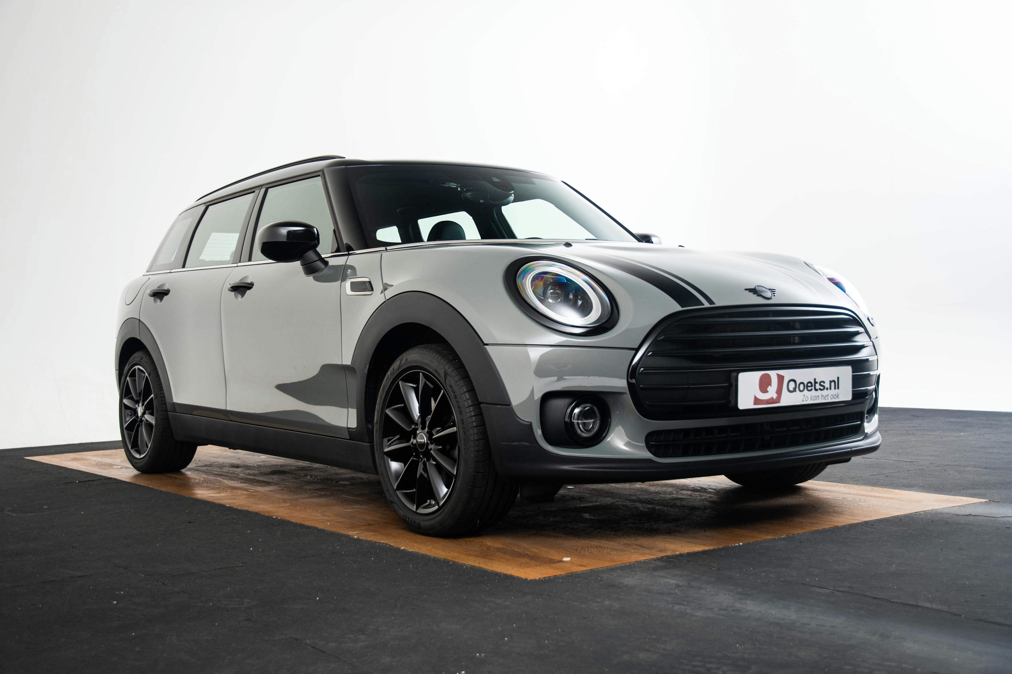 Car image 11