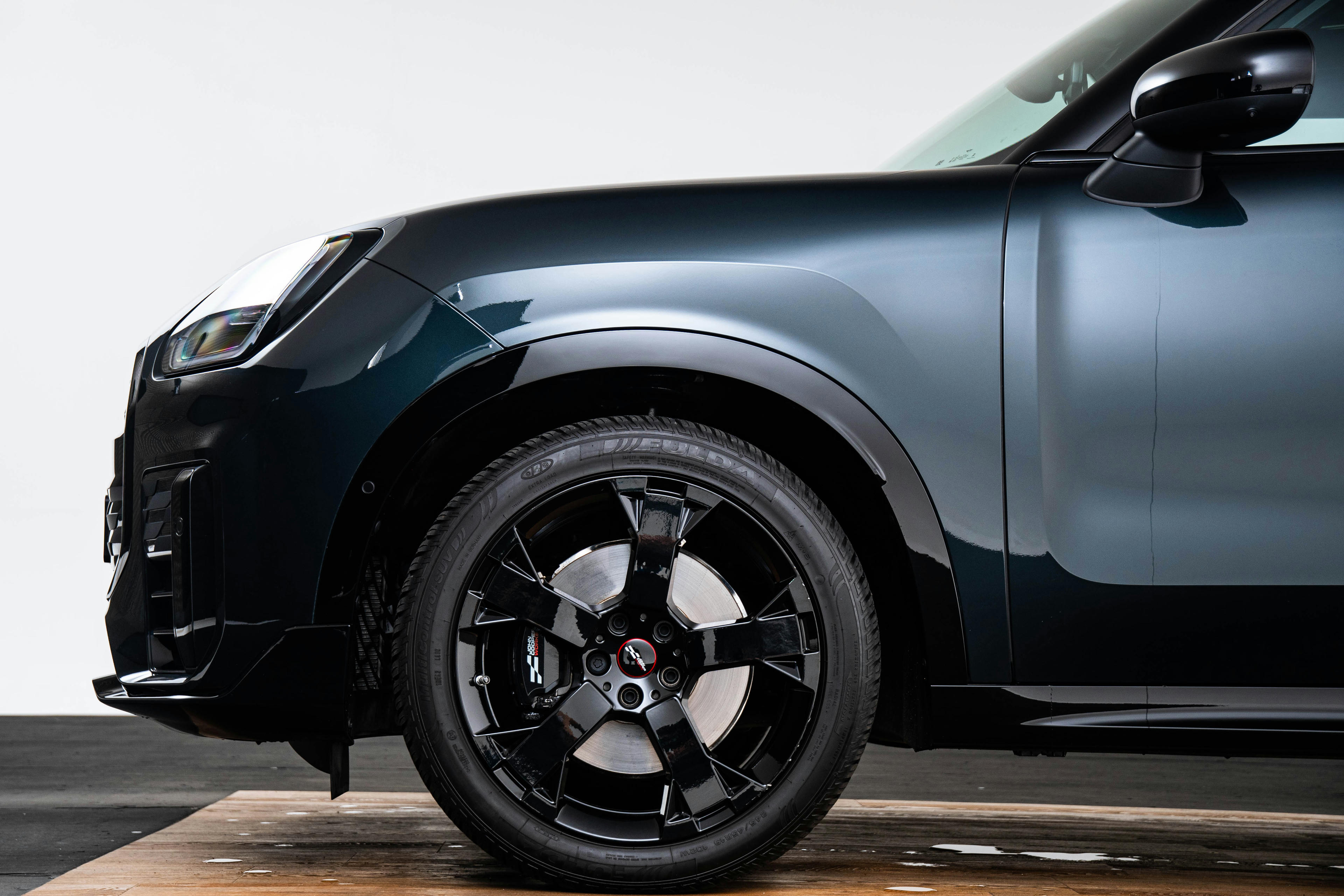 Car image 9