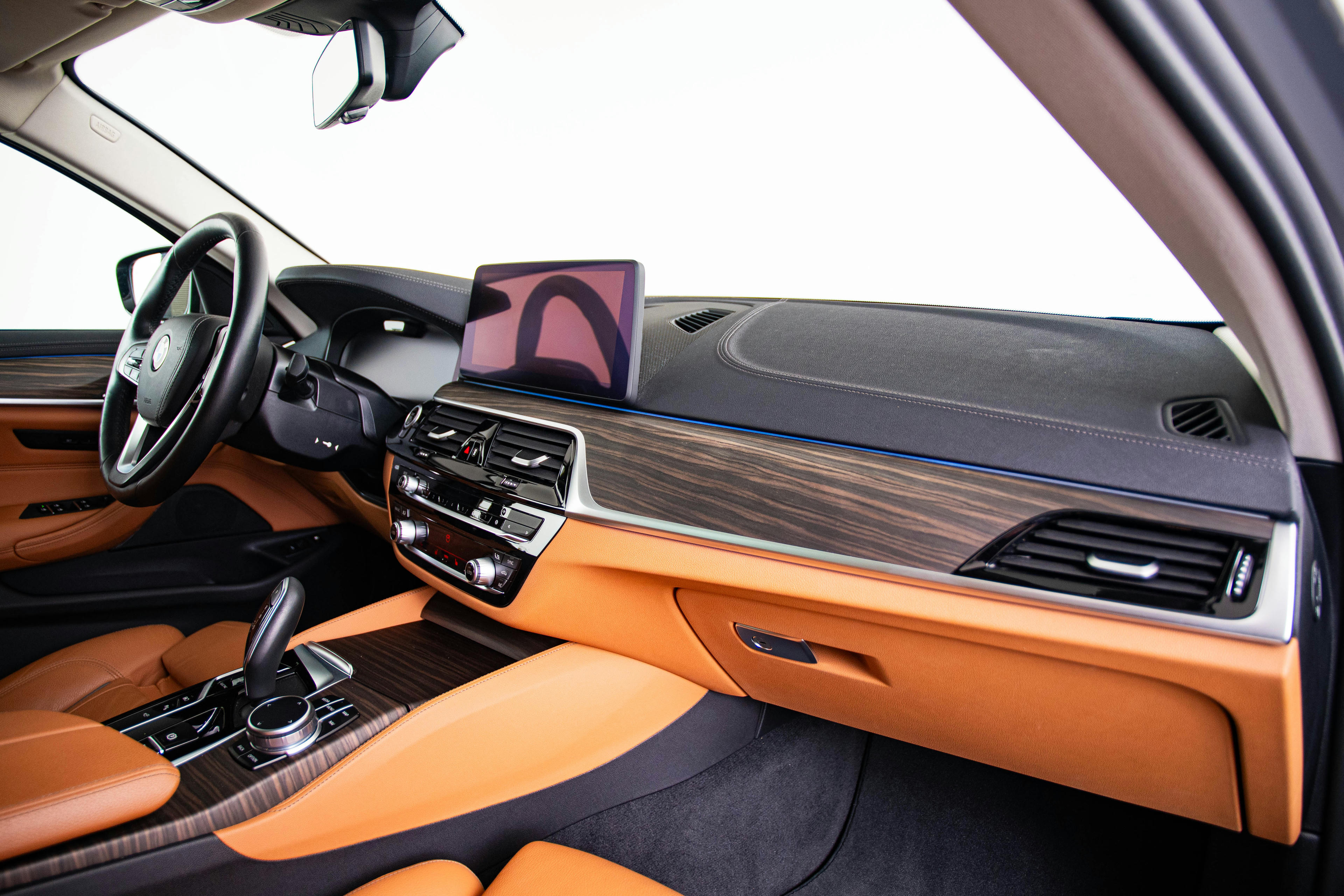 Car image 17