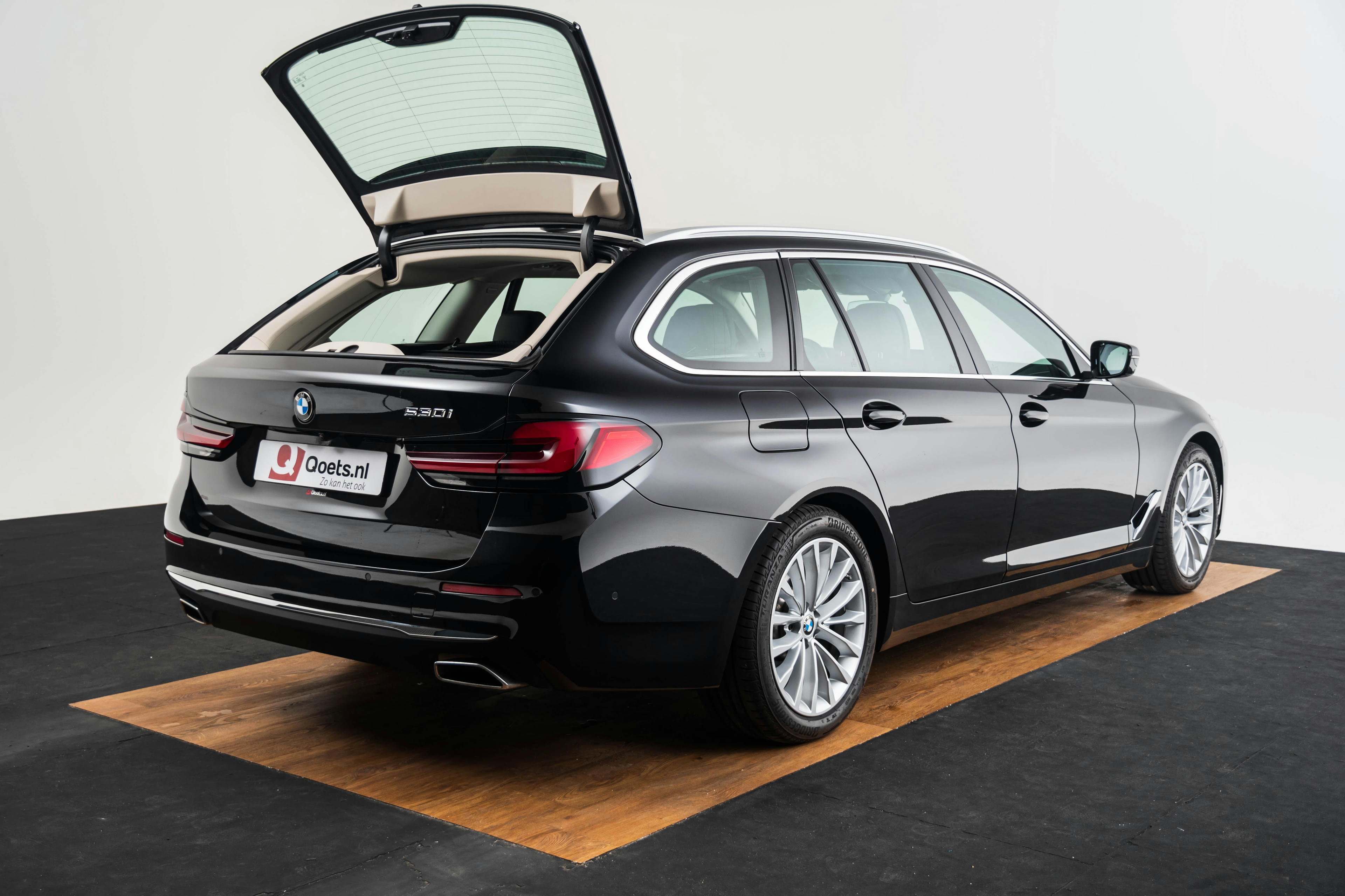 Car image 13
