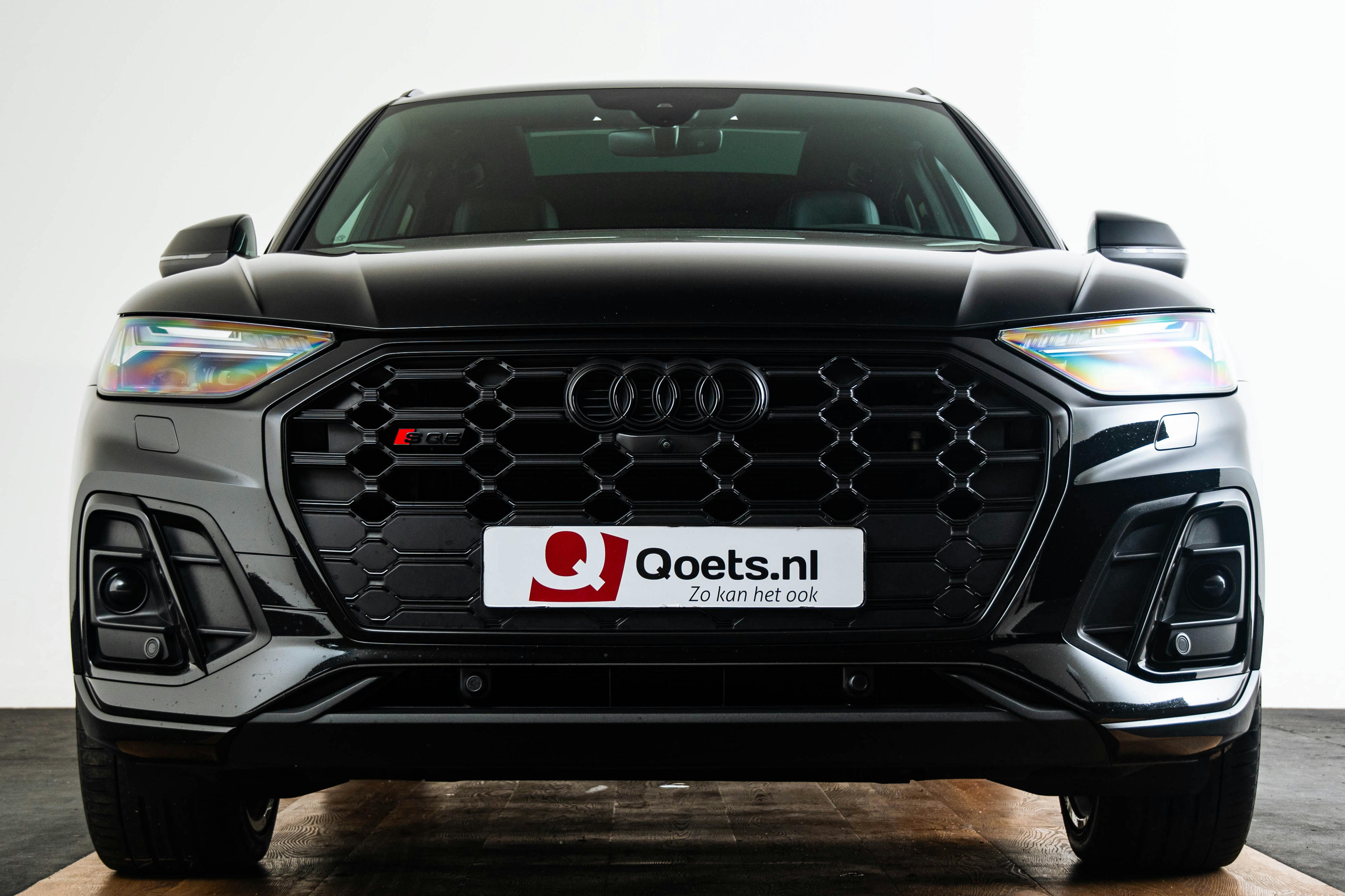 Car image 14