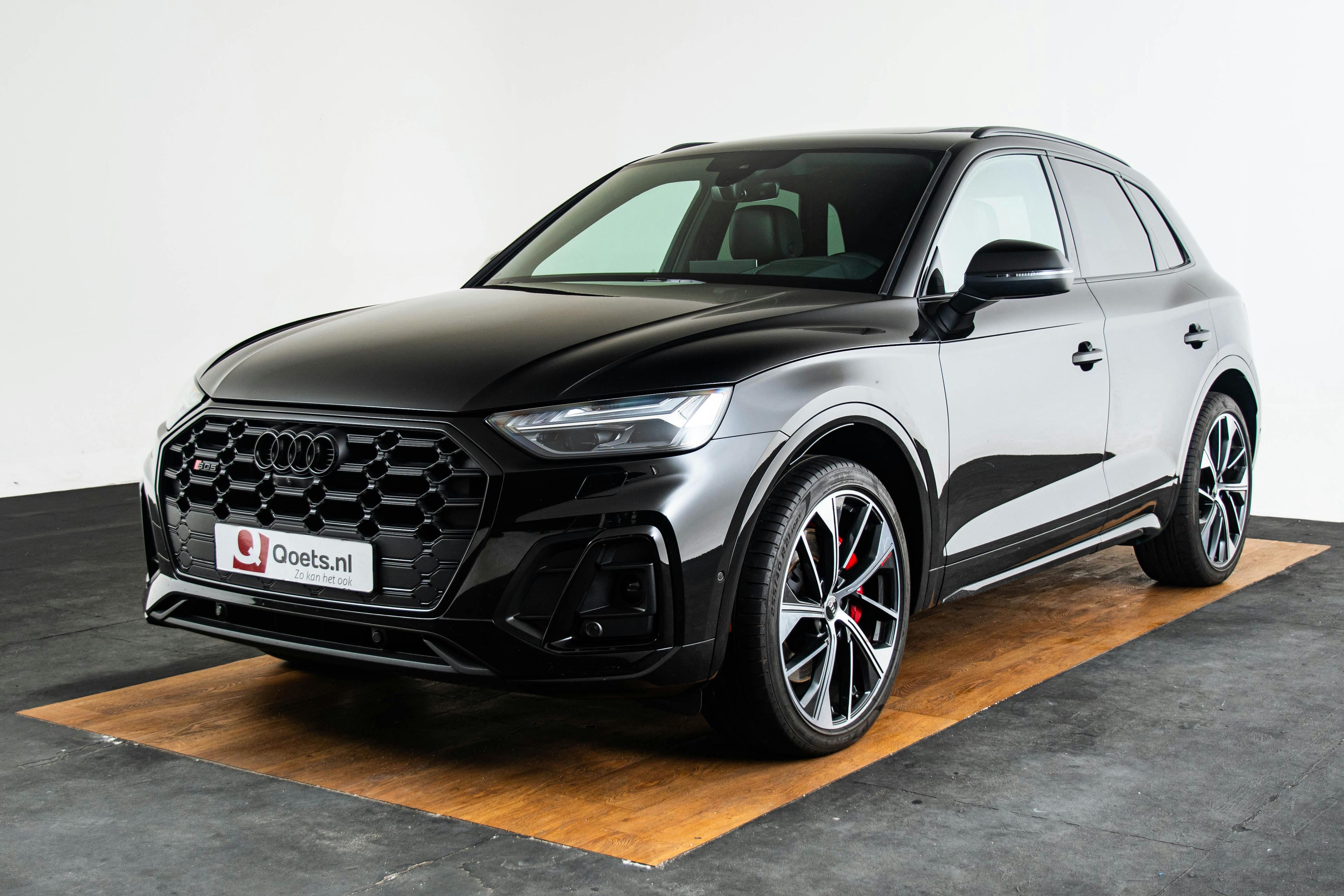 Car image 15