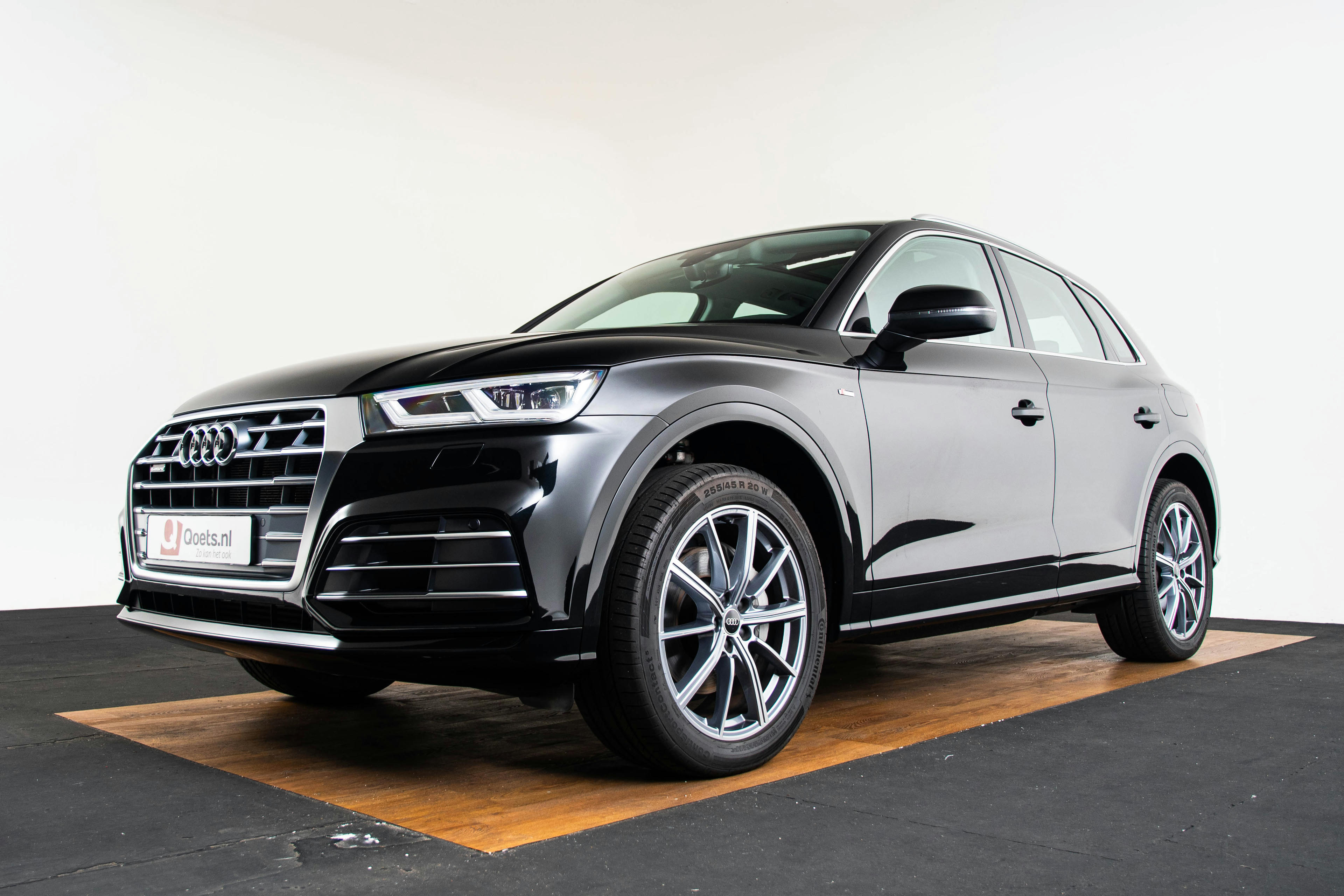 Car image 9