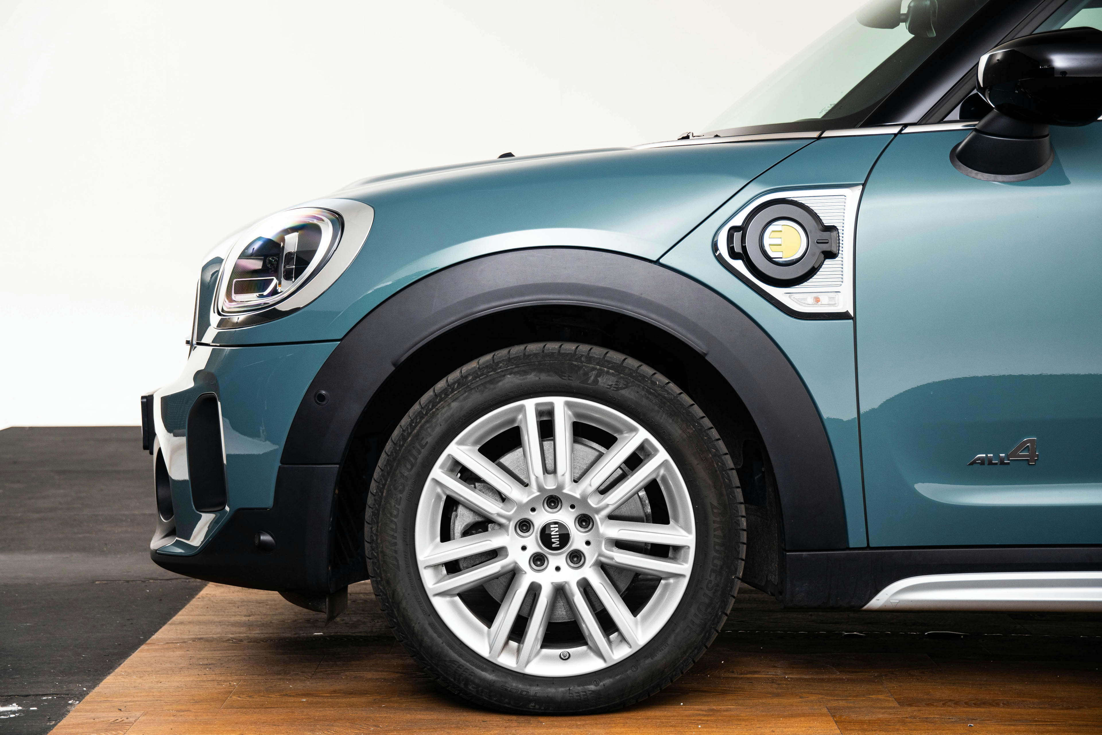 Car image 13