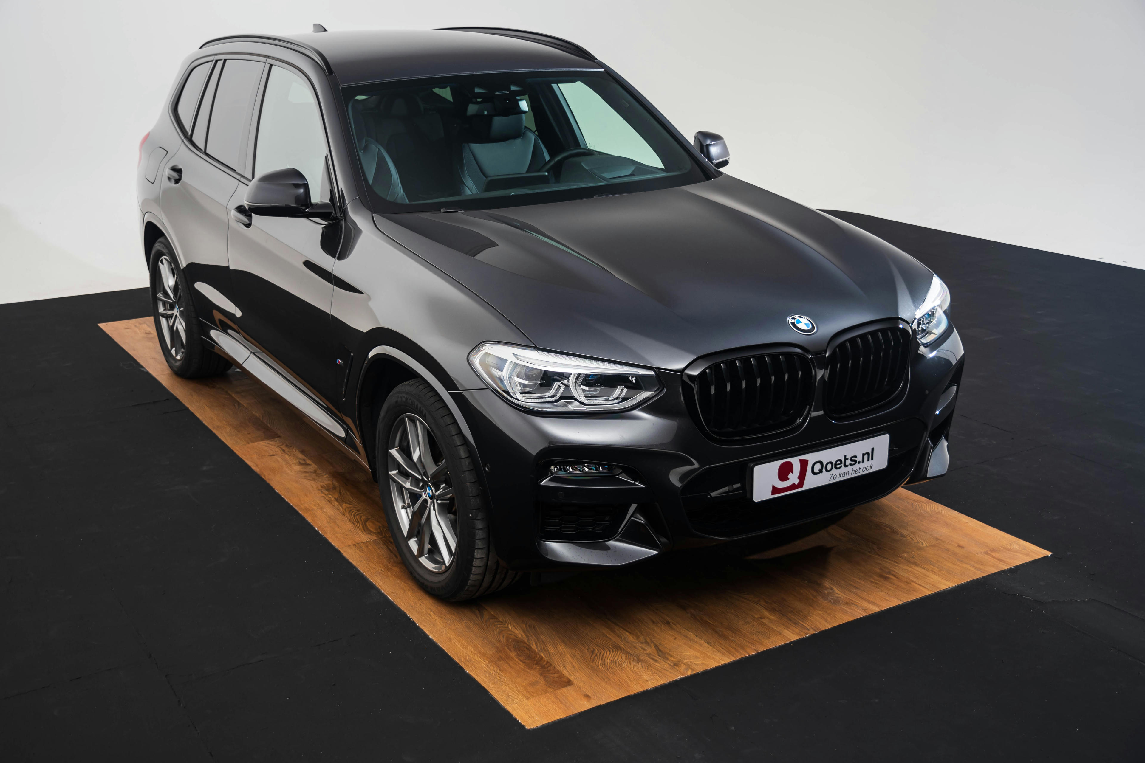Car image 15