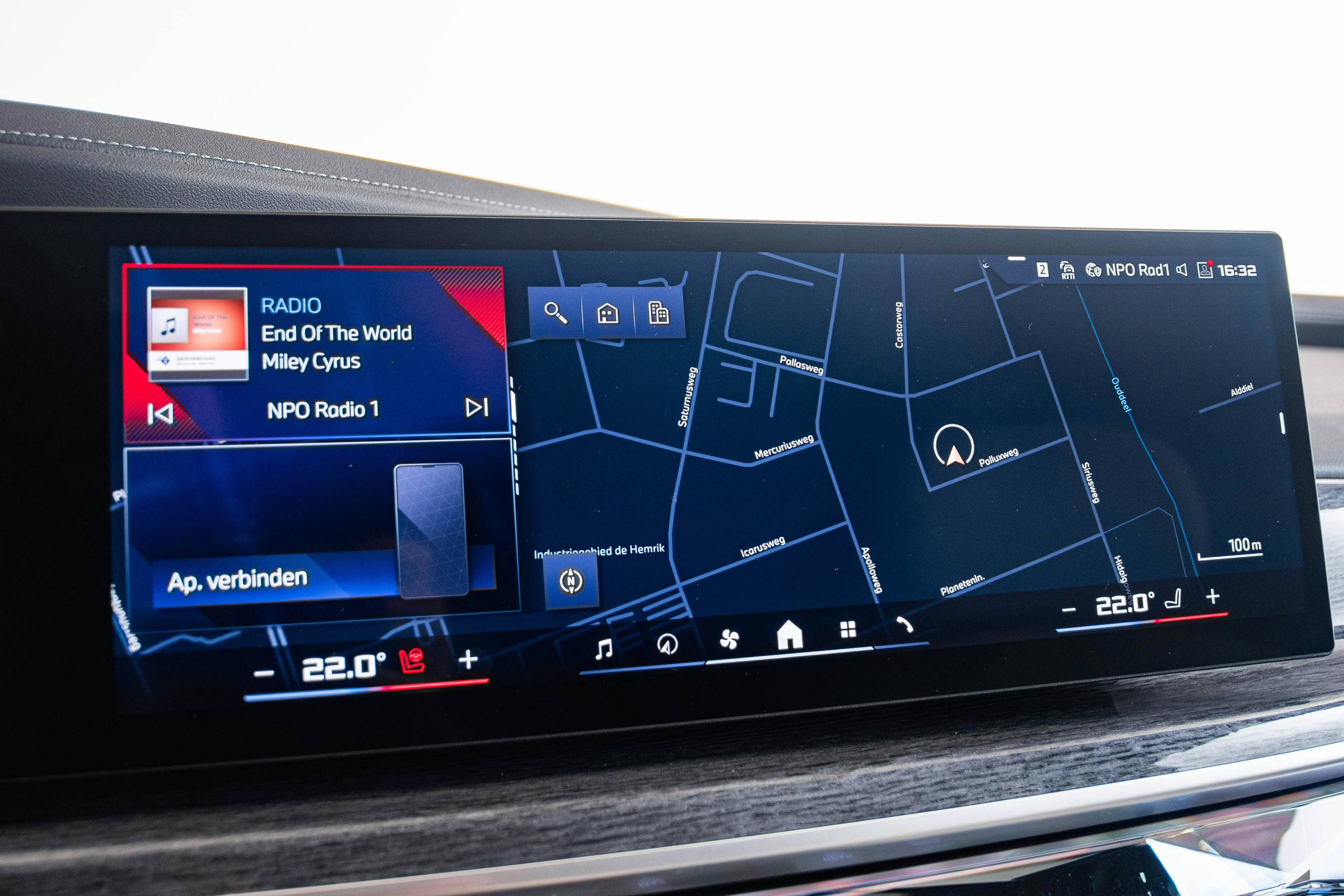 Car image 18