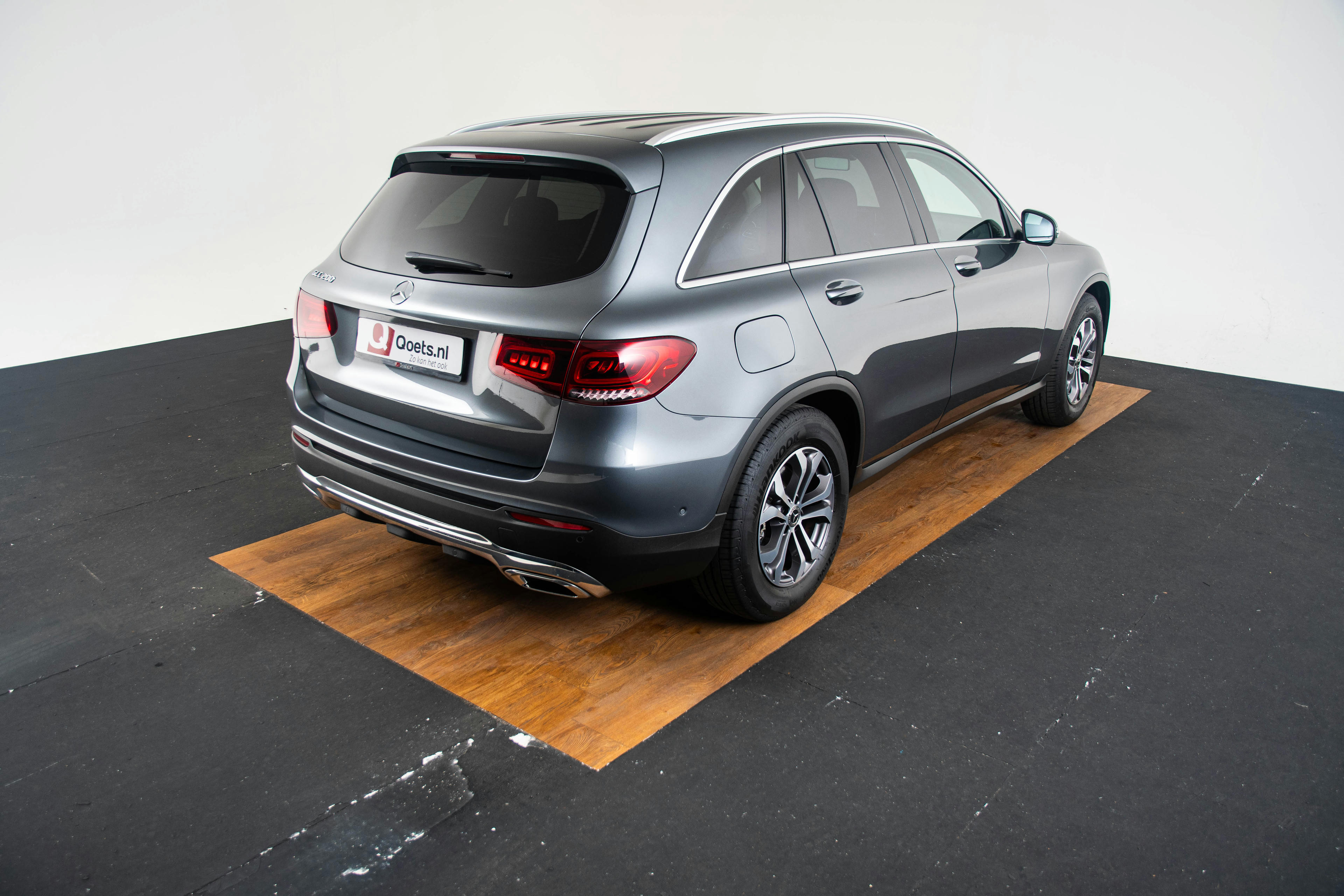 Car image 8
