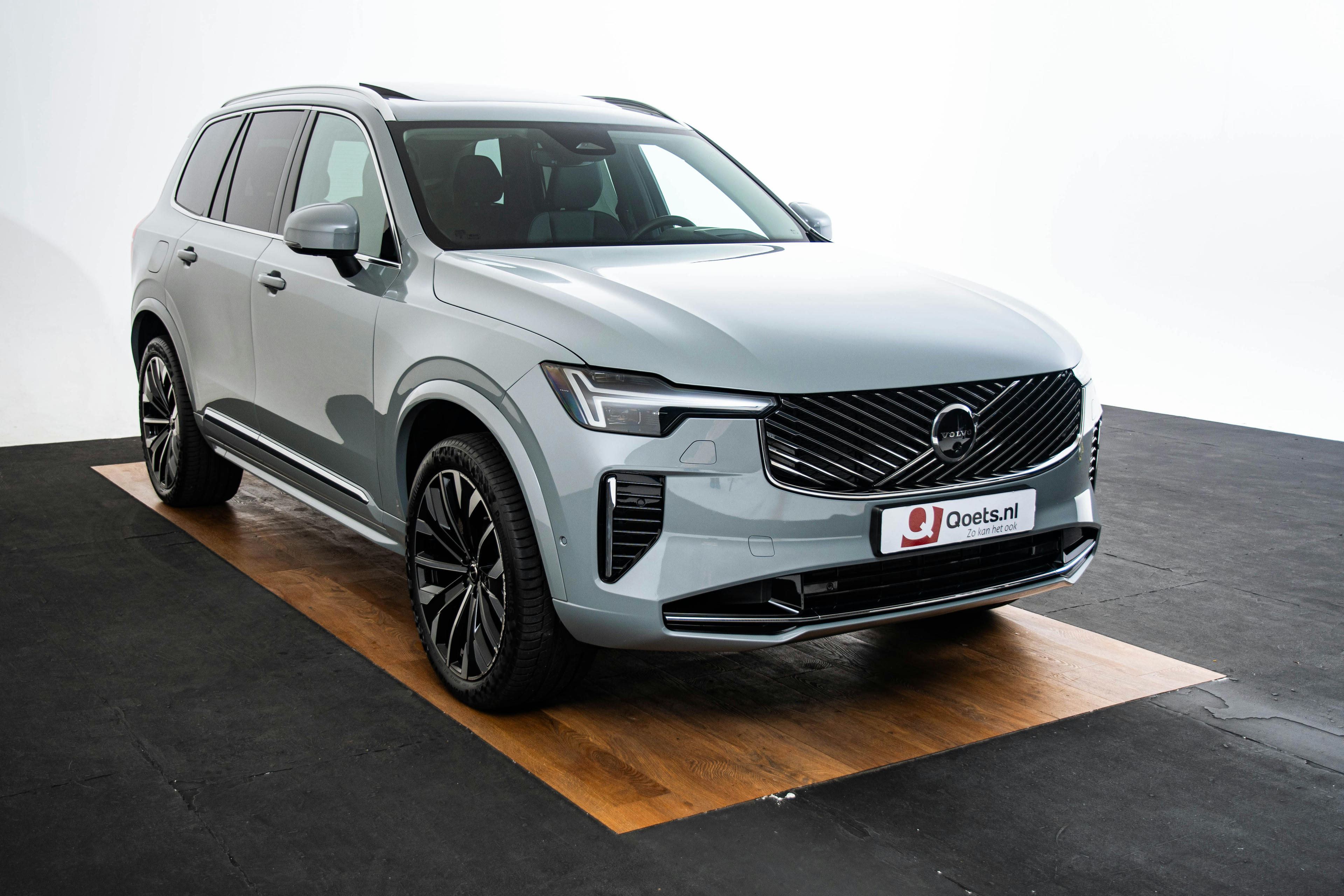 Car image 17